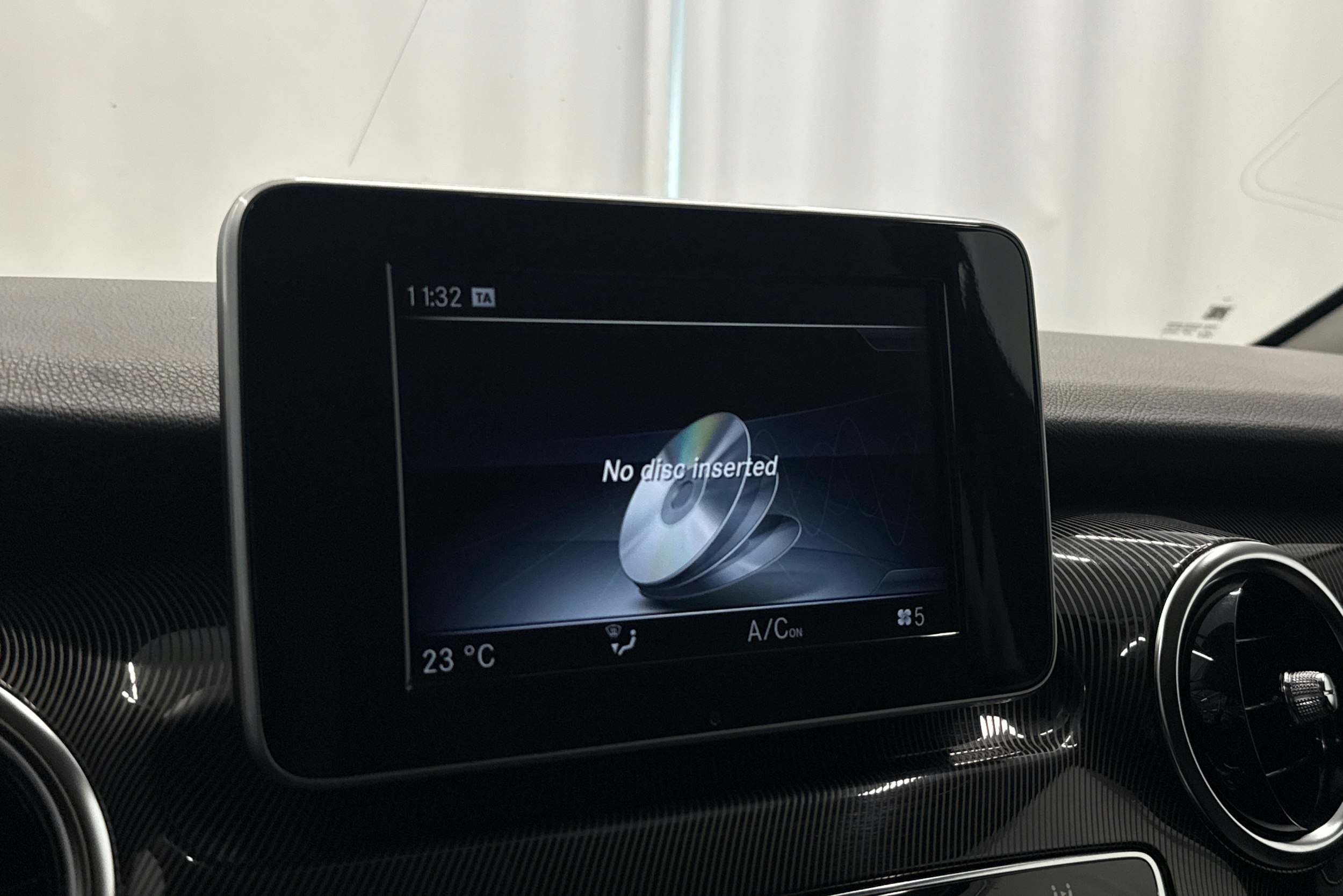 musta Mercedes-Benz V 2014 kuva 21.