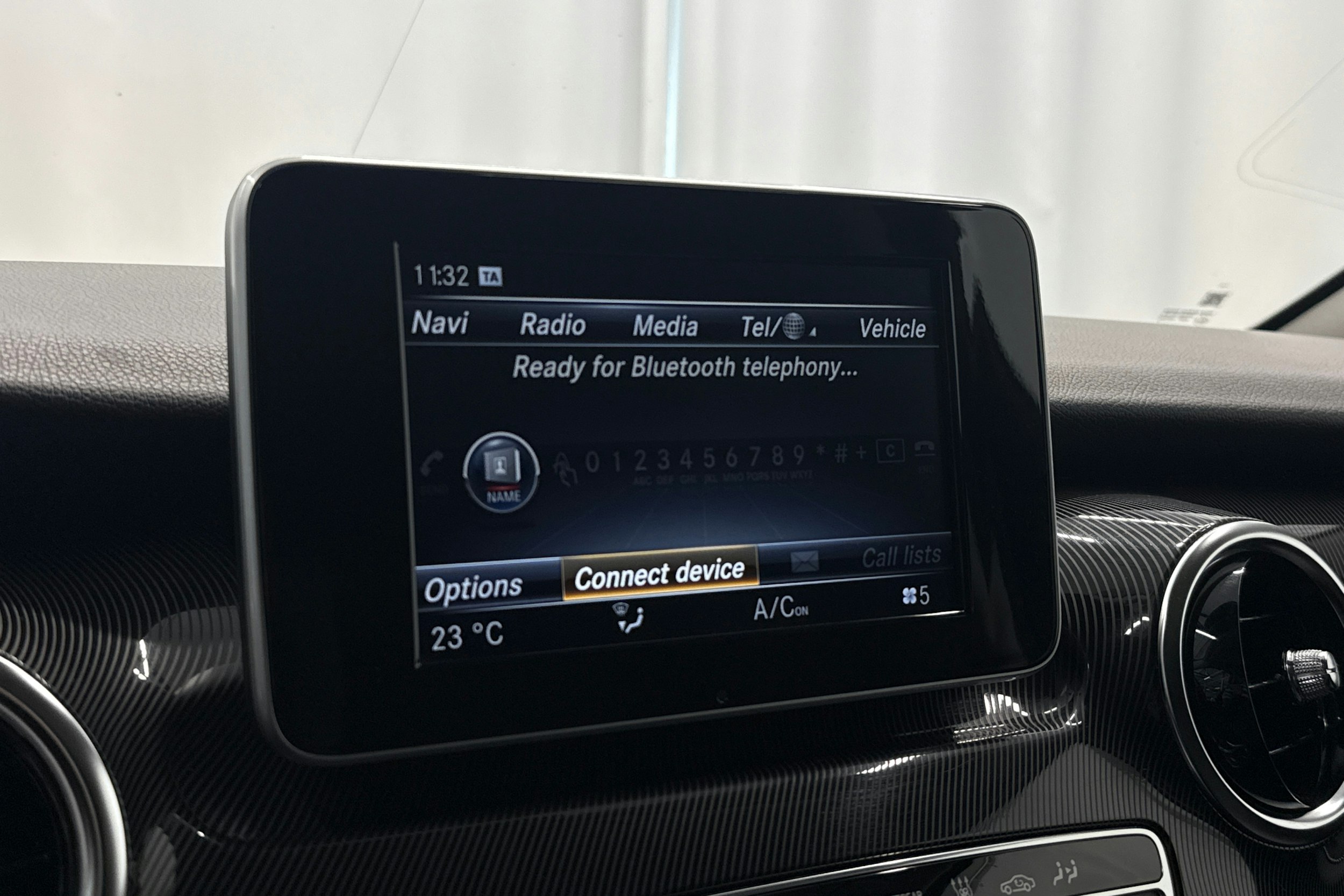 musta Mercedes-Benz V 2014 kuva 22.