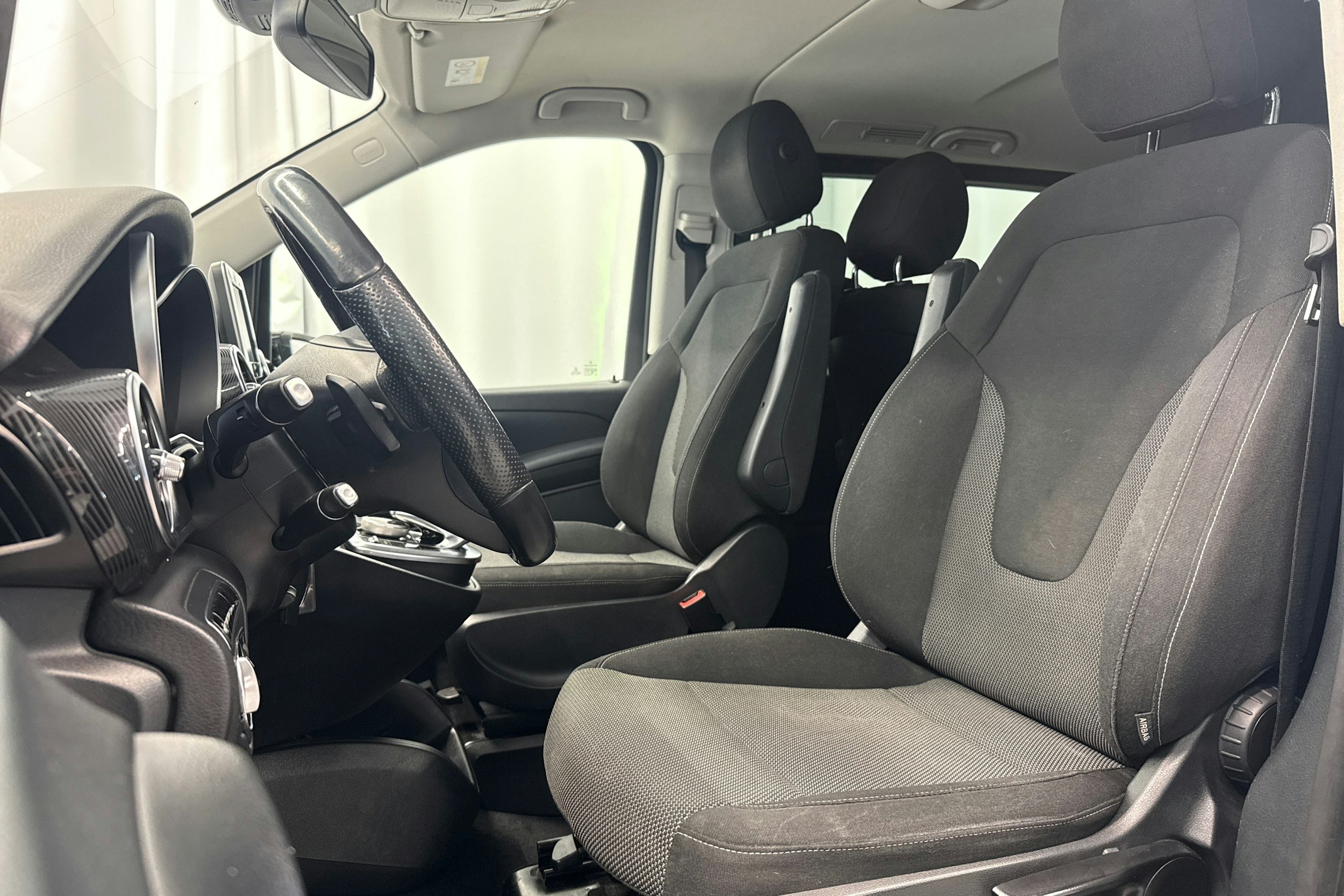 musta Mercedes-Benz V 2014 kuva 25.