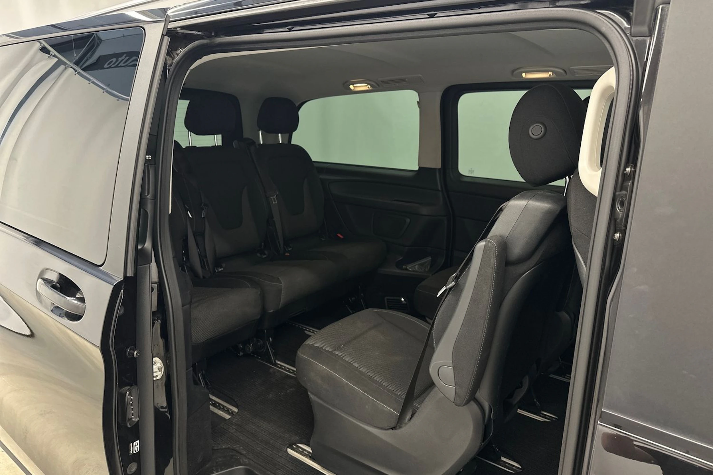 musta Mercedes-Benz V 2014 kuva 29.