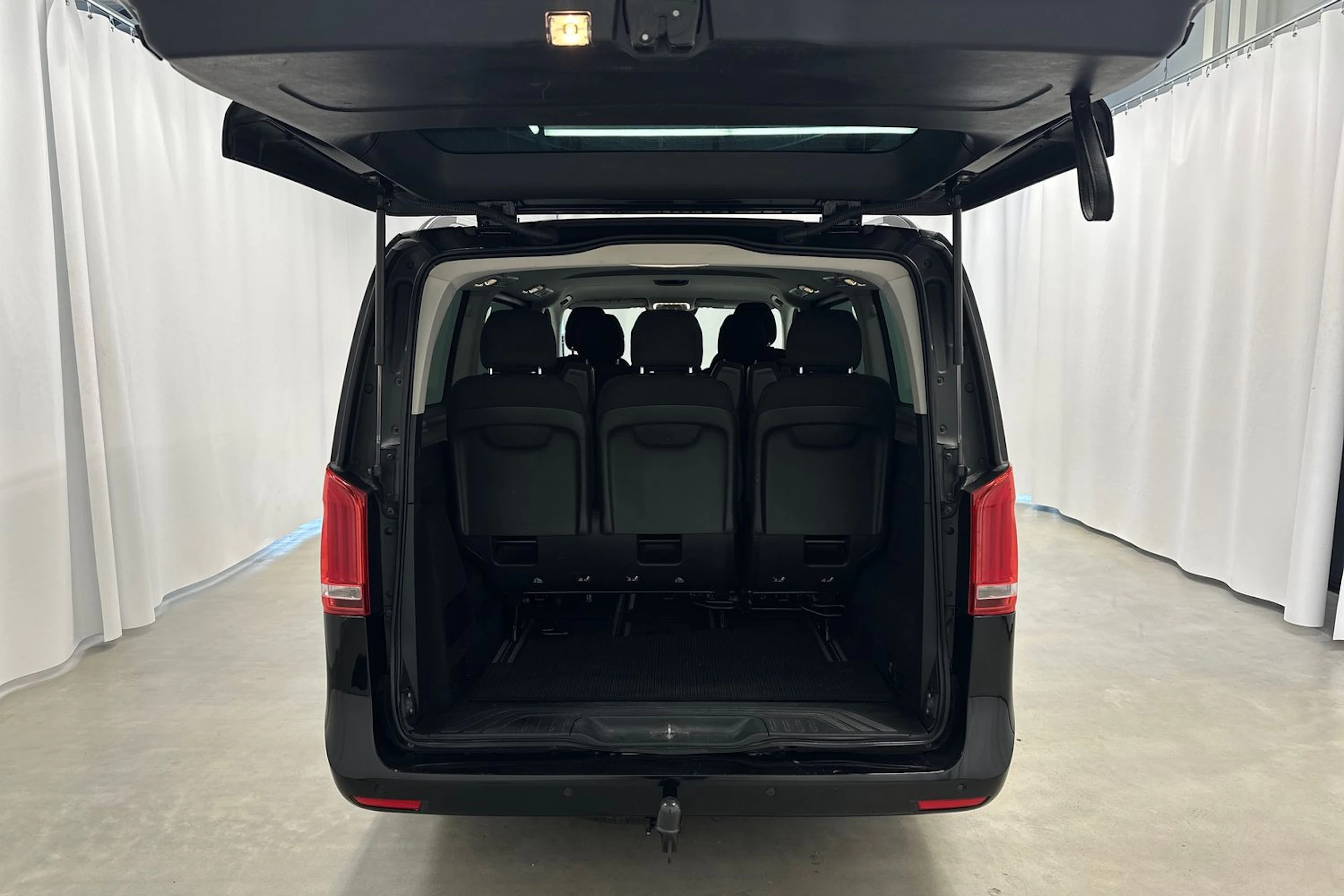 musta Mercedes-Benz V 2014 kuva 32.