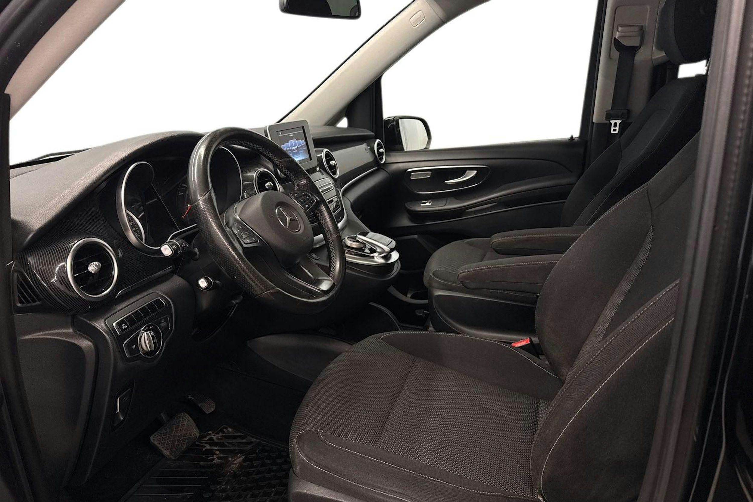 musta Mercedes-Benz V 2015 kuva 8.