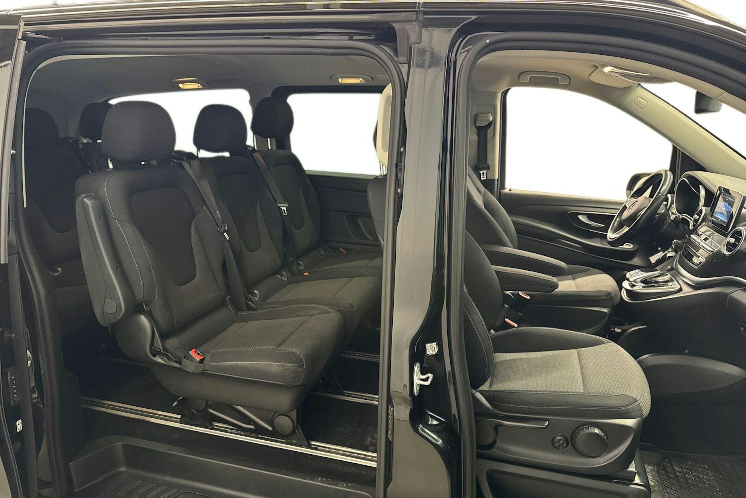 musta Mercedes-Benz V 2015 kuva 11.