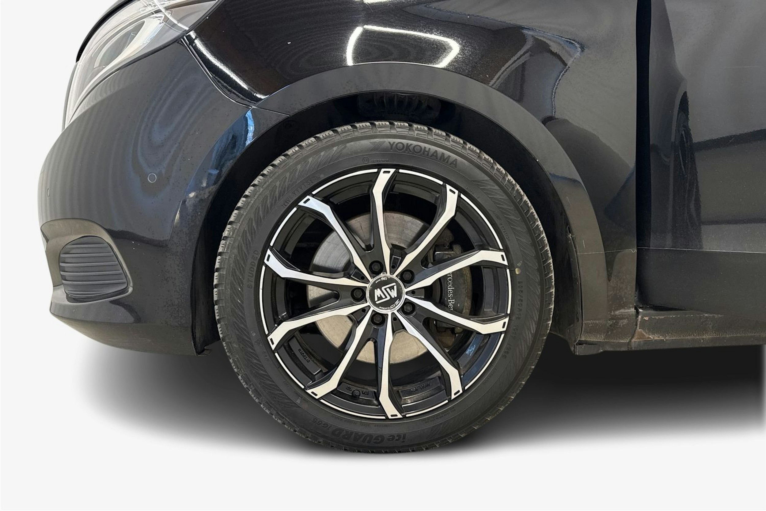 musta Mercedes-Benz V 2015 kuva 12.