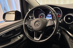 musta Mercedes-Benz V 2015 kuva 16.