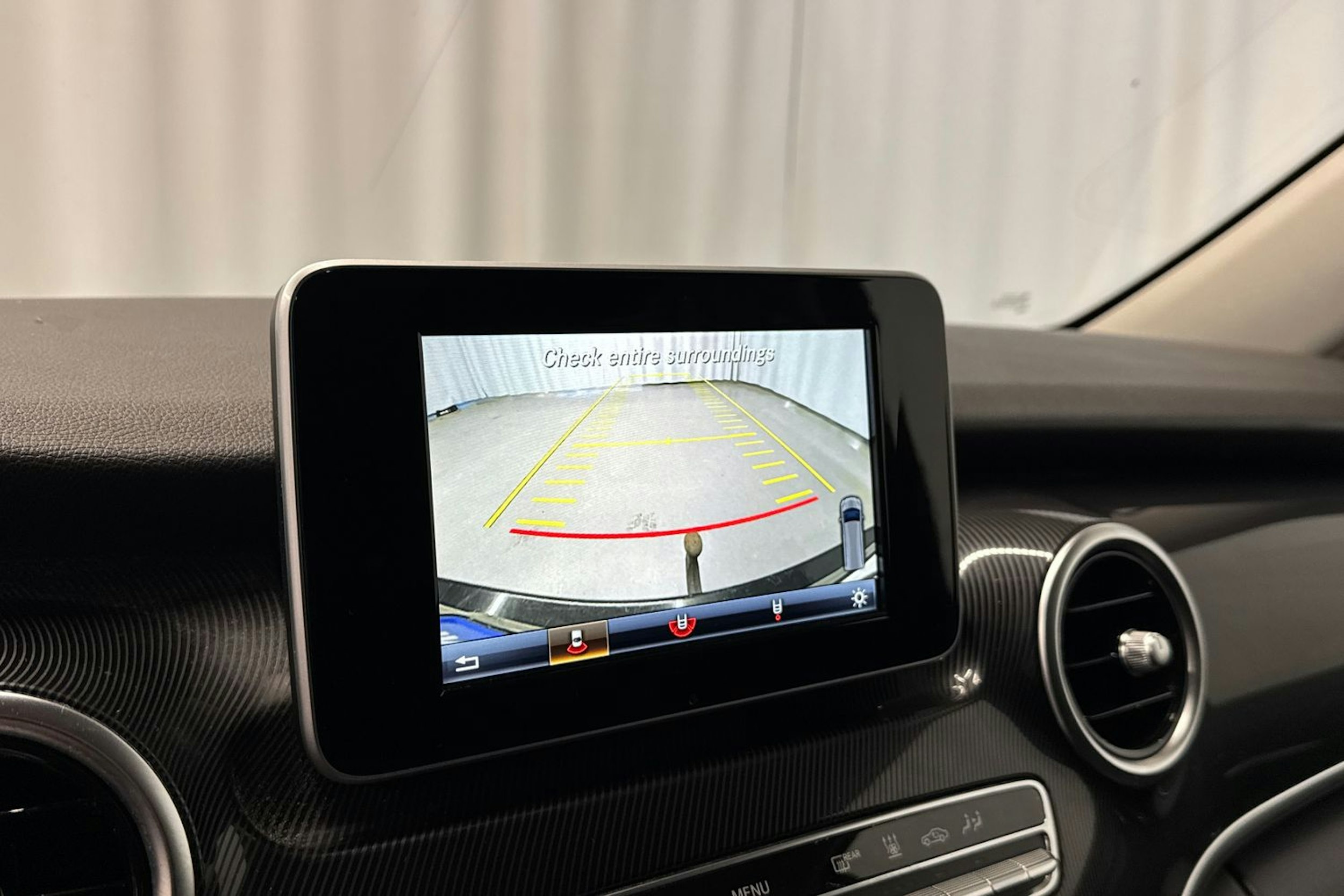 musta Mercedes-Benz V 2015 kuva 18.