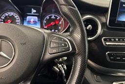 musta Mercedes-Benz V 2015 kuva 22.