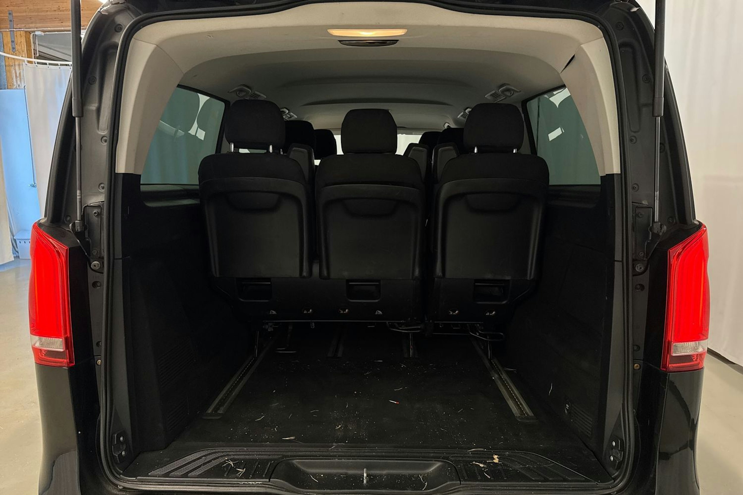 musta Mercedes-Benz V 2015 kuva 23.