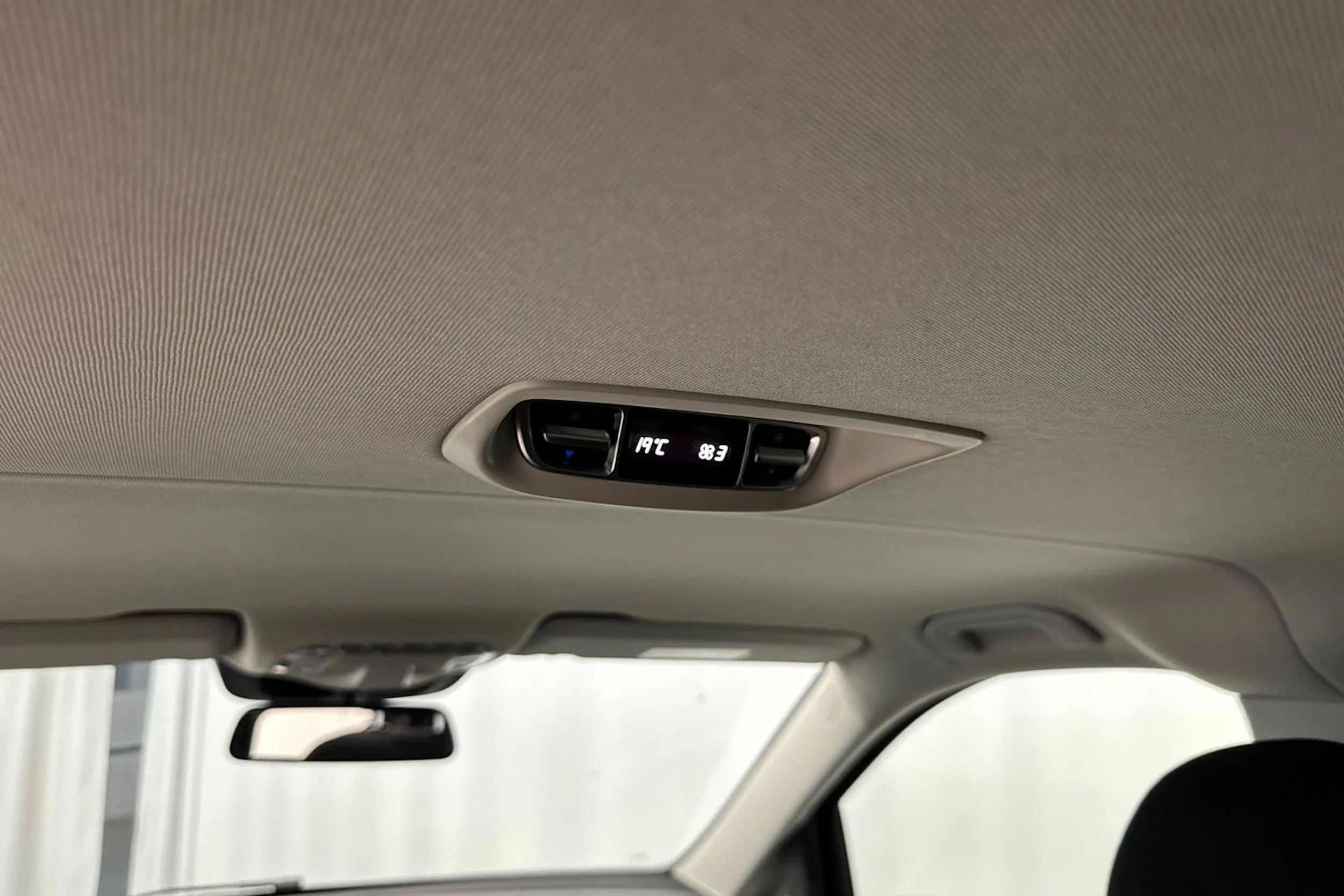 musta Mercedes-Benz V 2015 kuva 28.