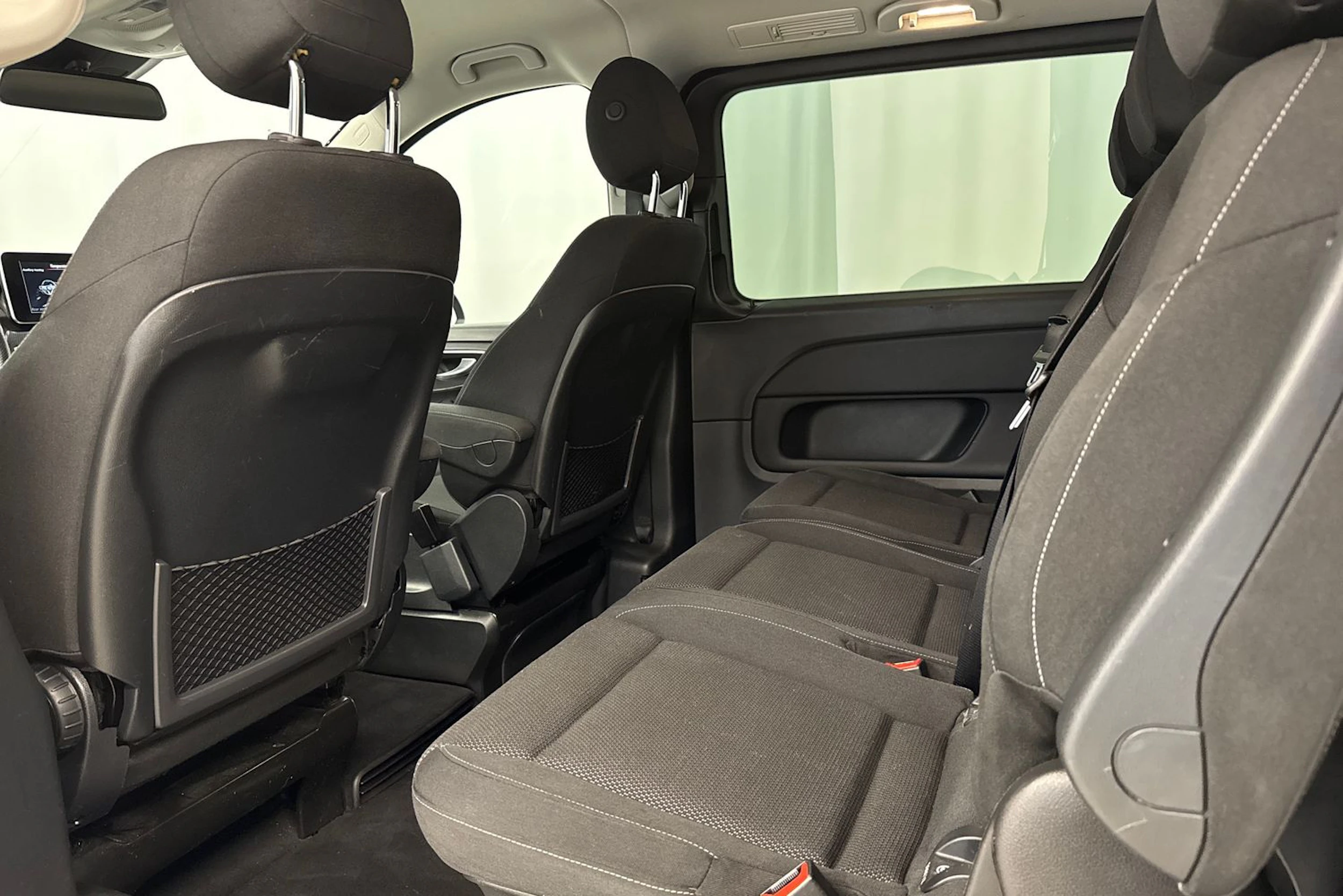 musta Mercedes-Benz V 2015 kuva 29.