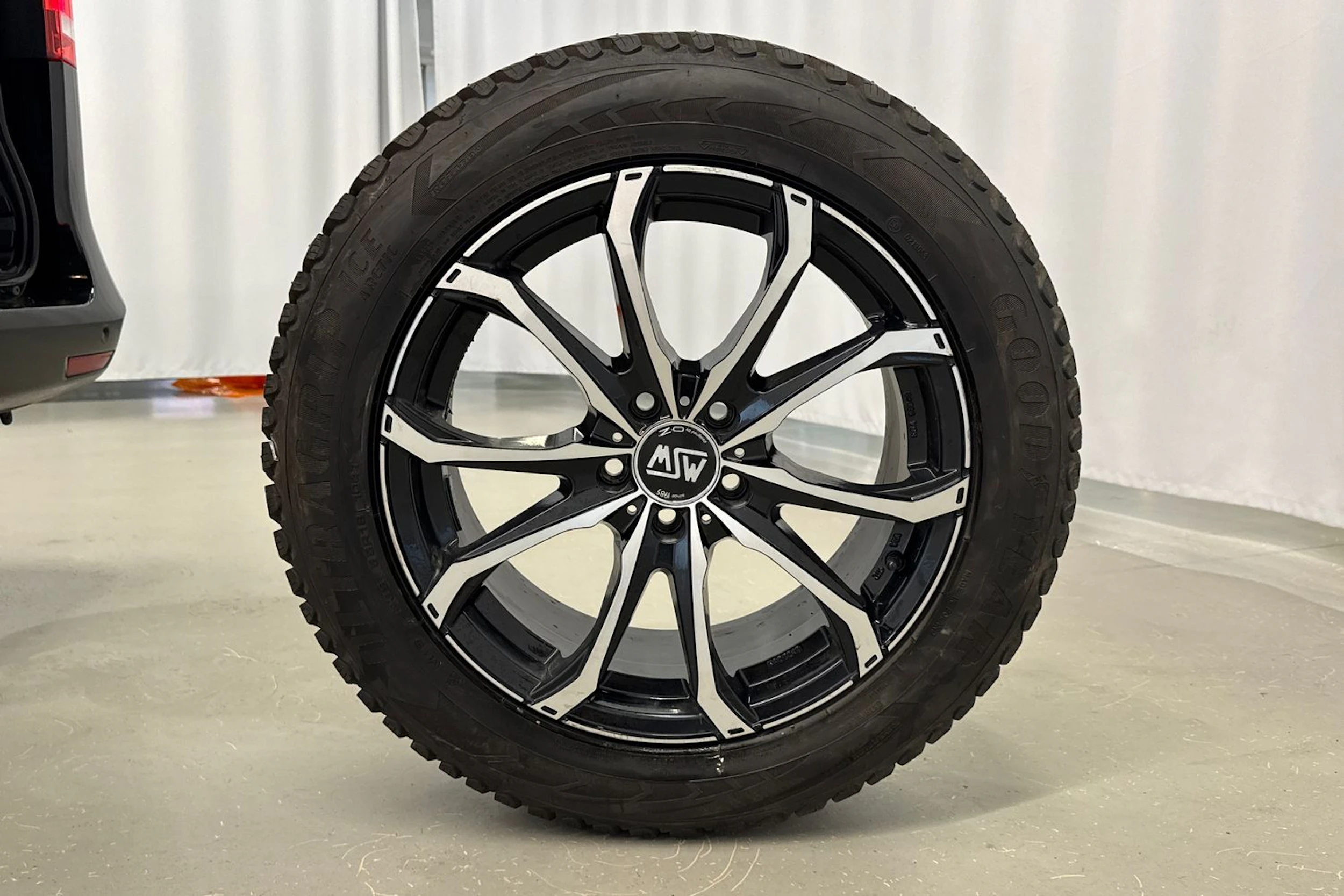 musta Mercedes-Benz V 2015 kuva 31.