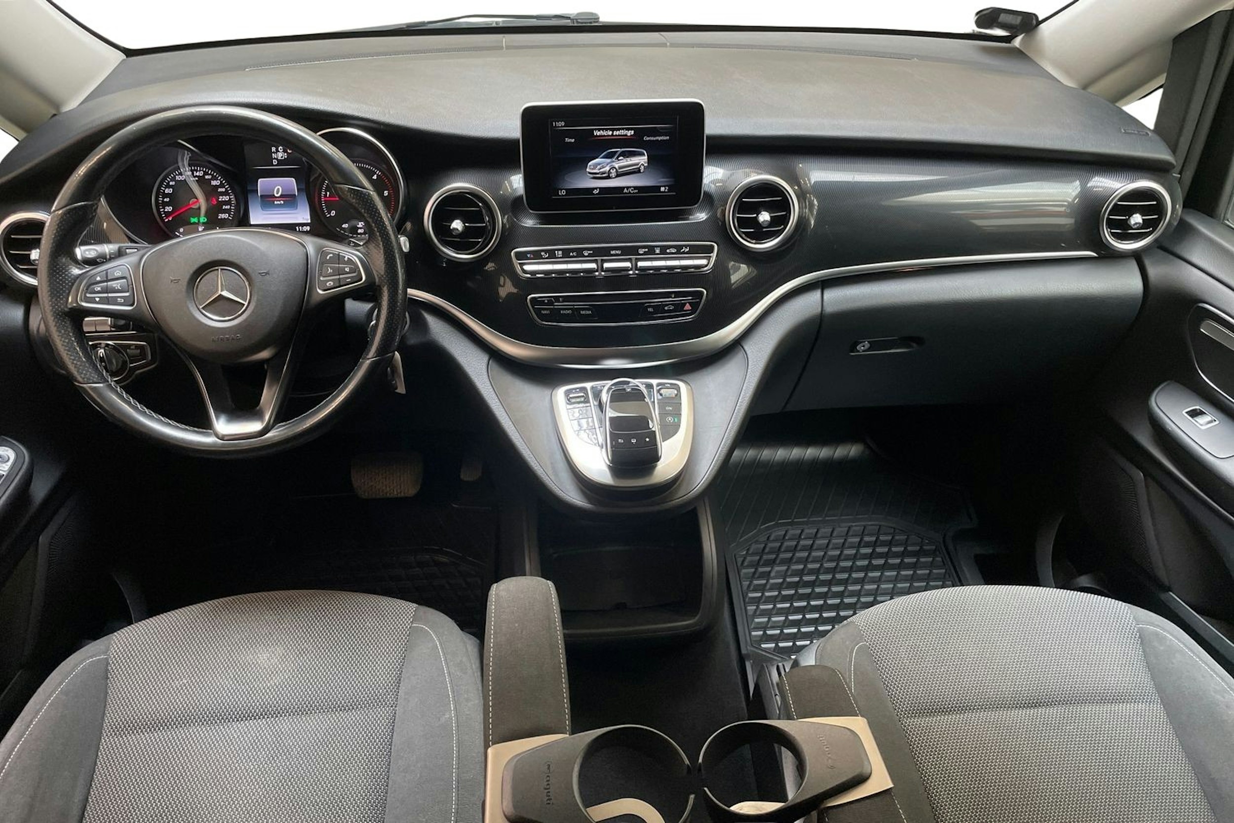 harmaa Mercedes-Benz V 2015 kuva 9.