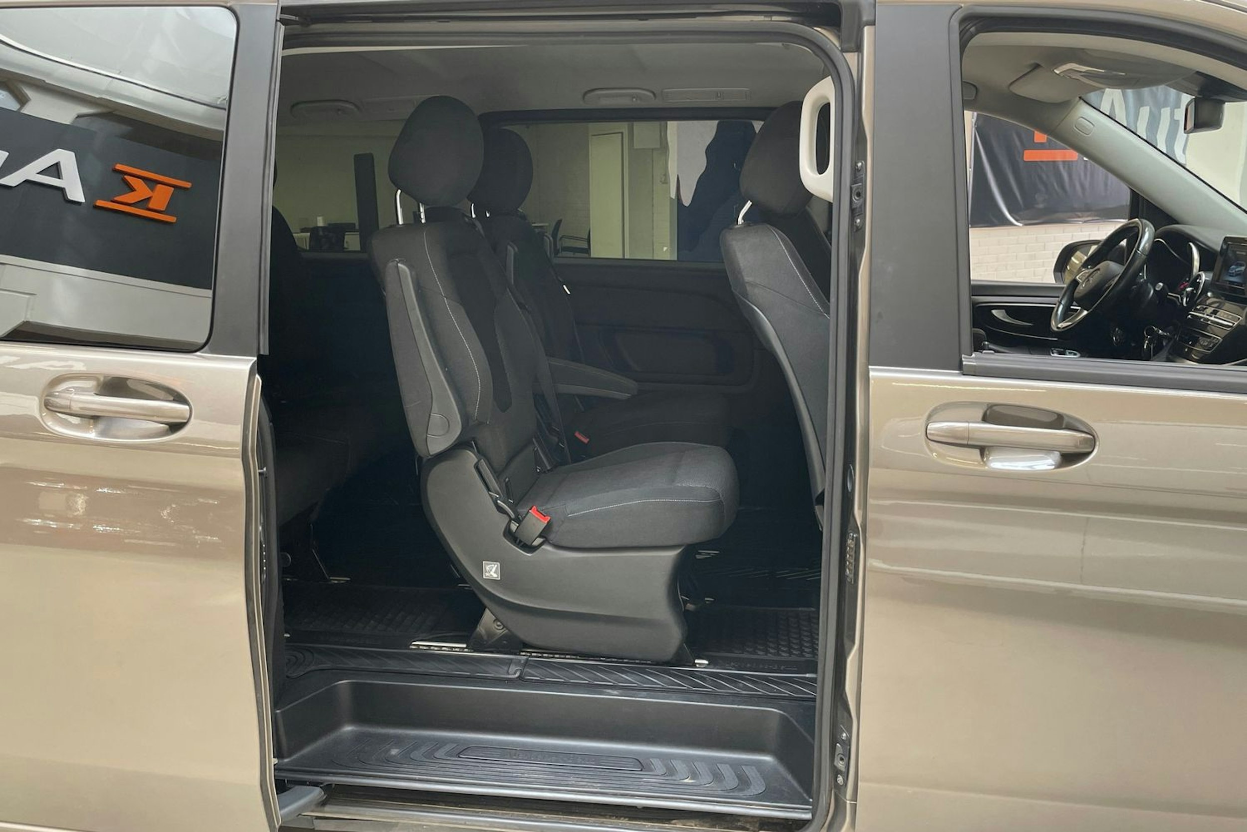 harmaa Mercedes-Benz V 2015 kuva 13.