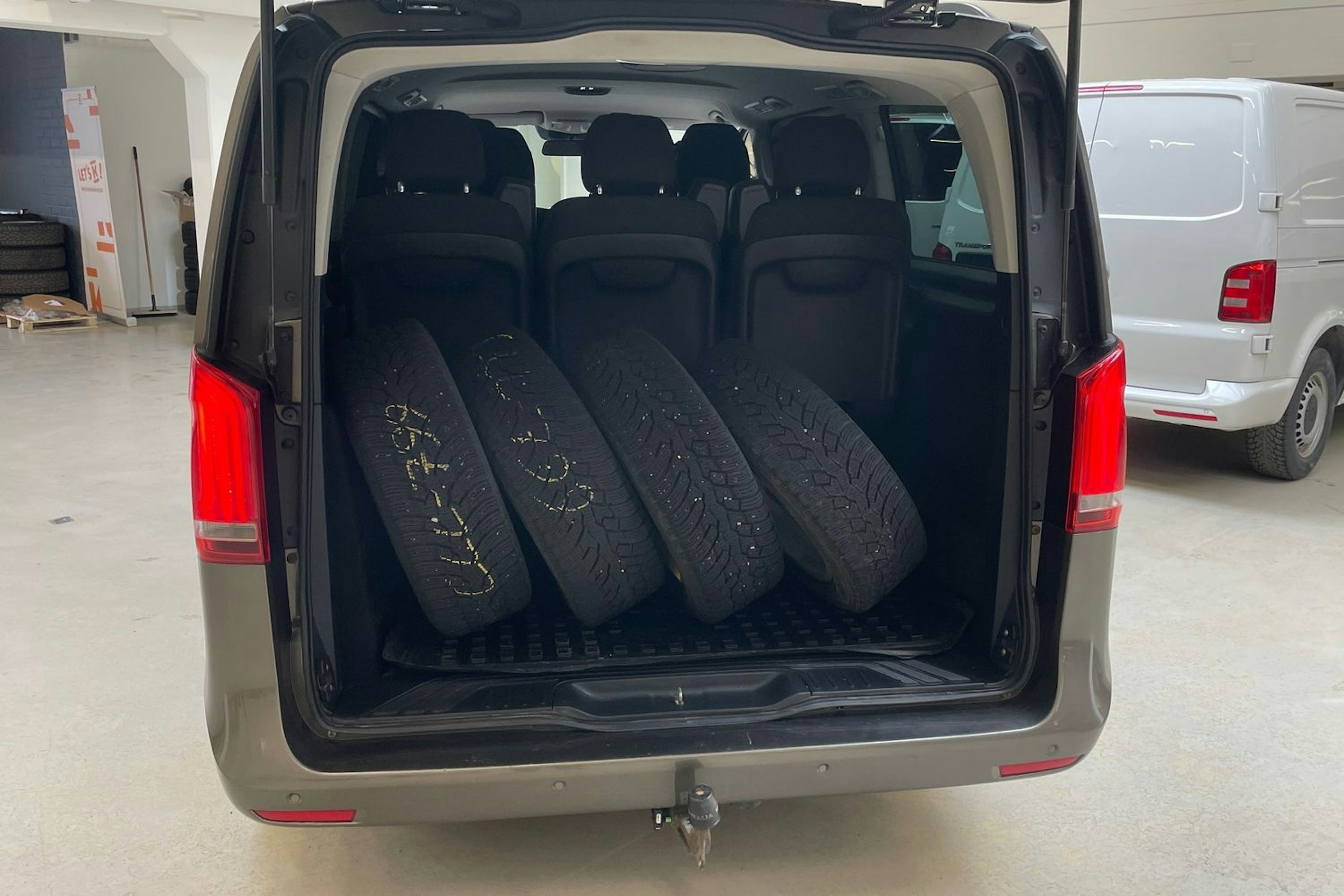harmaa Mercedes-Benz V 2015 kuva 15.
