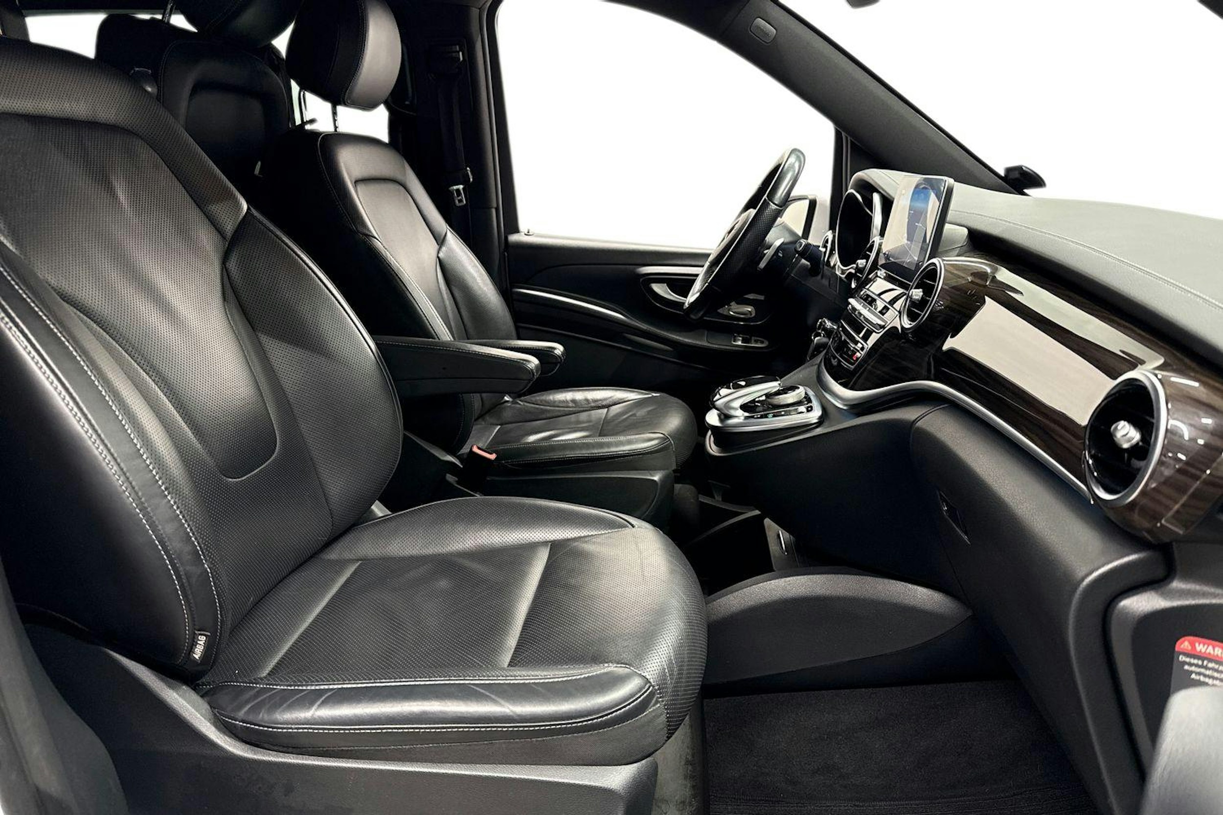 Valkoinen Mercedes-Benz V 2015 kuva 11.