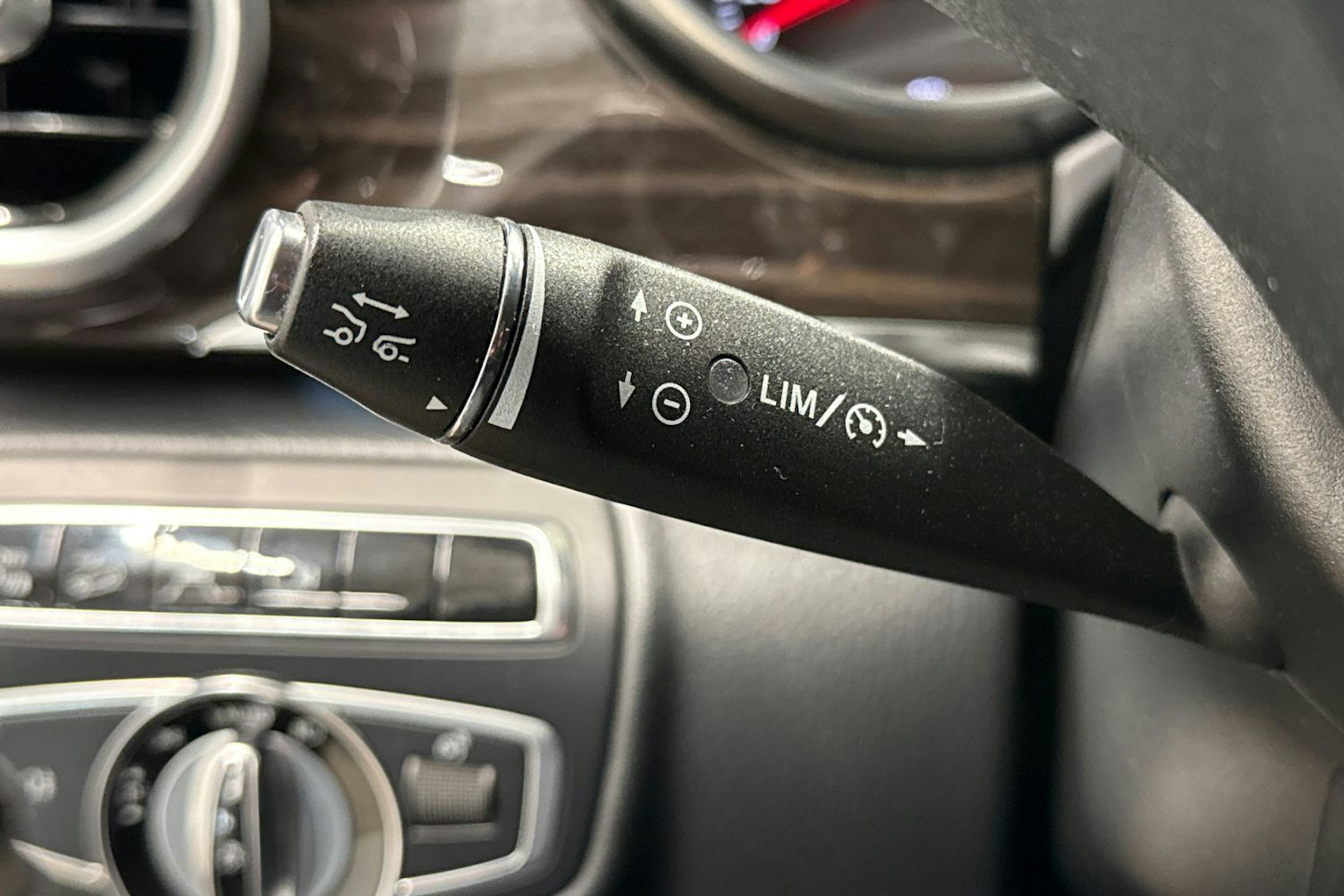 Valkoinen Mercedes-Benz V 2015 kuva 21.