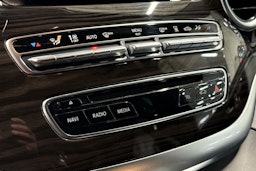 Valkoinen Mercedes-Benz V 2015 kuva 25.