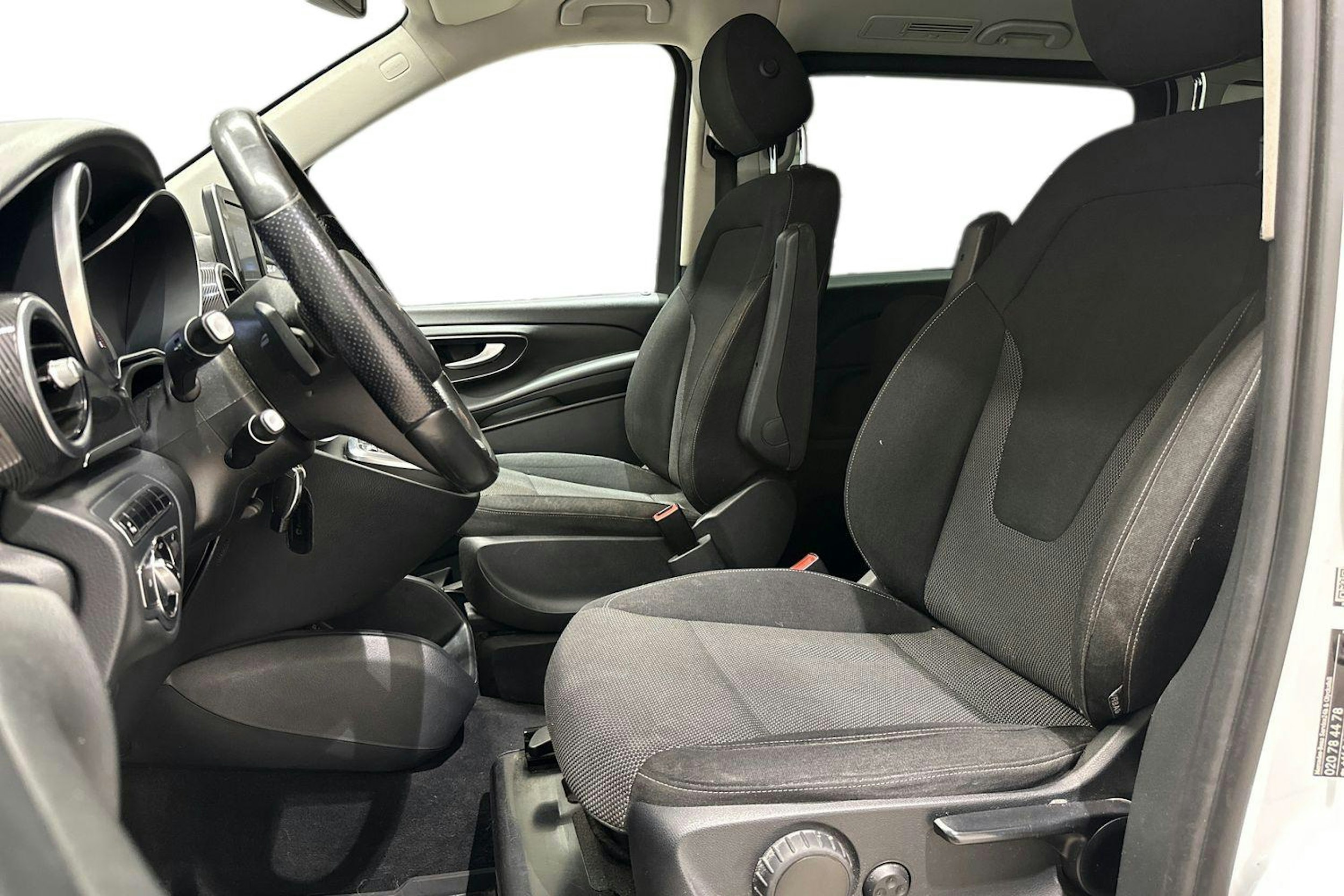 valkoinen Mercedes-Benz V 2015 kuva 11.