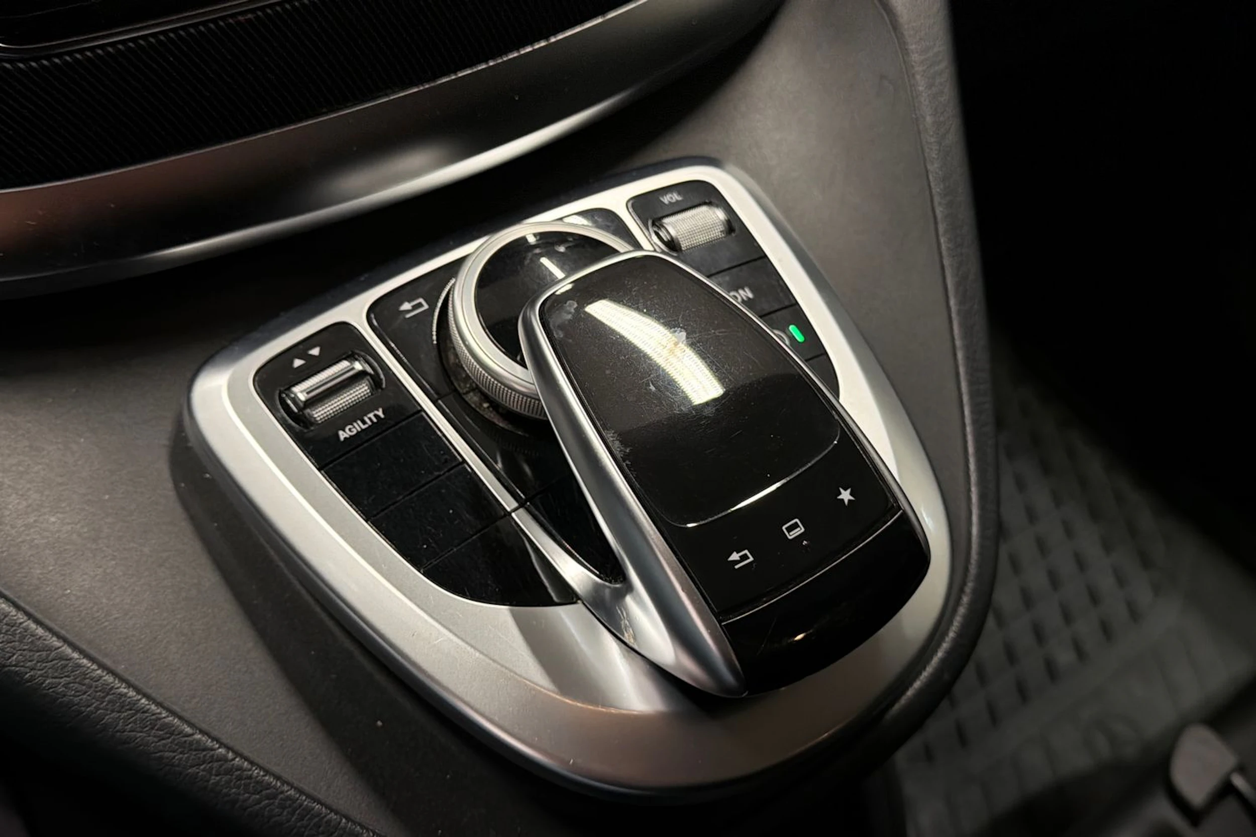 valkoinen Mercedes-Benz V 2015 kuva 22.