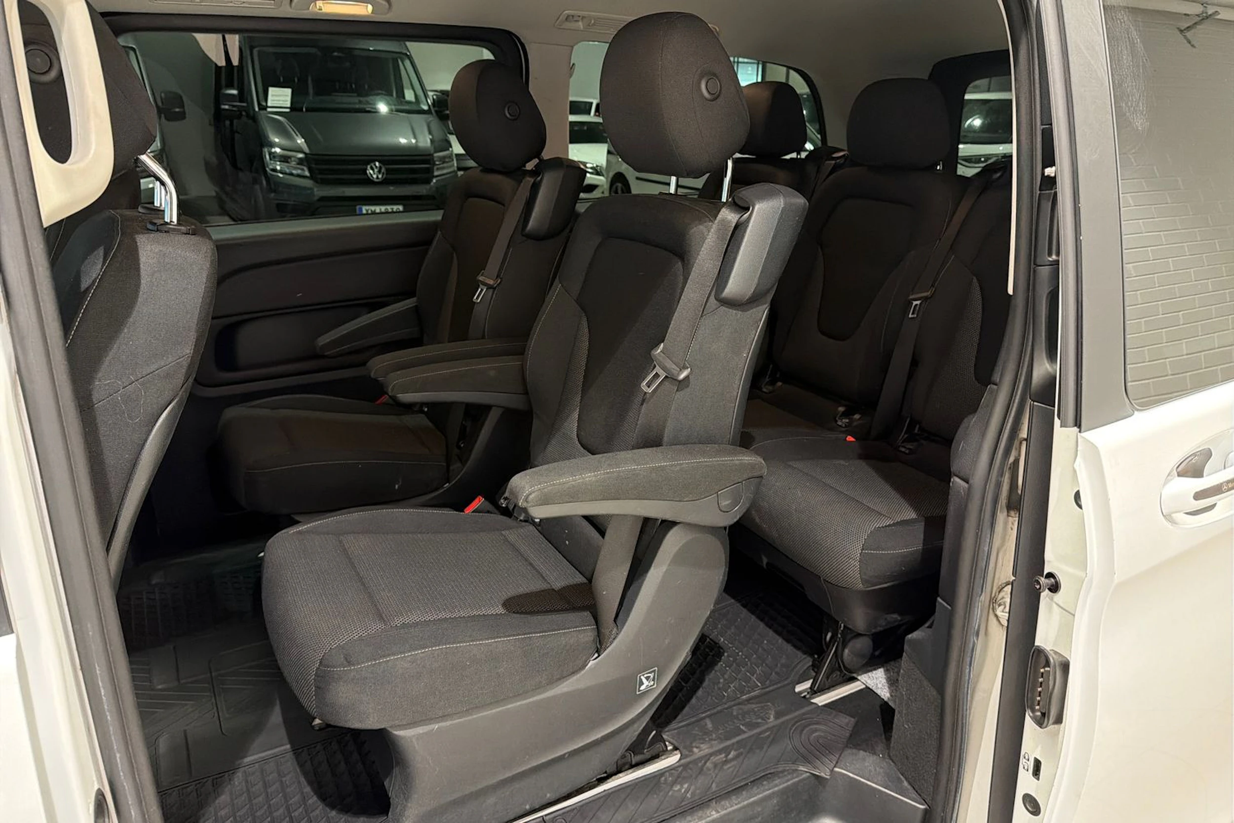 valkoinen Mercedes-Benz V 2015 kuva 27.