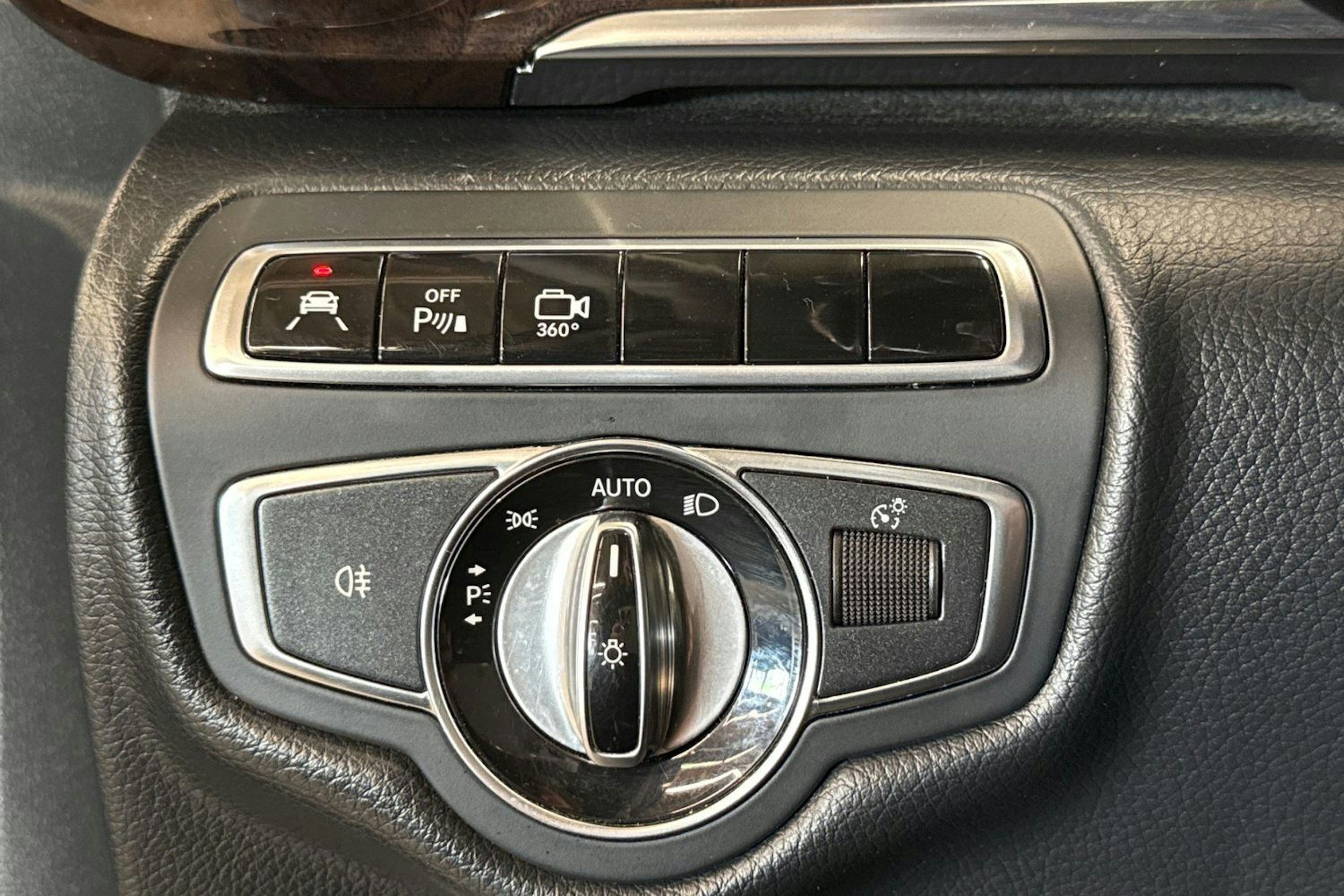 musta Mercedes-Benz V 2015 kuva 20.