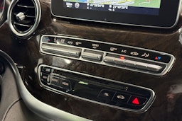 musta Mercedes-Benz V 2015 kuva 26.