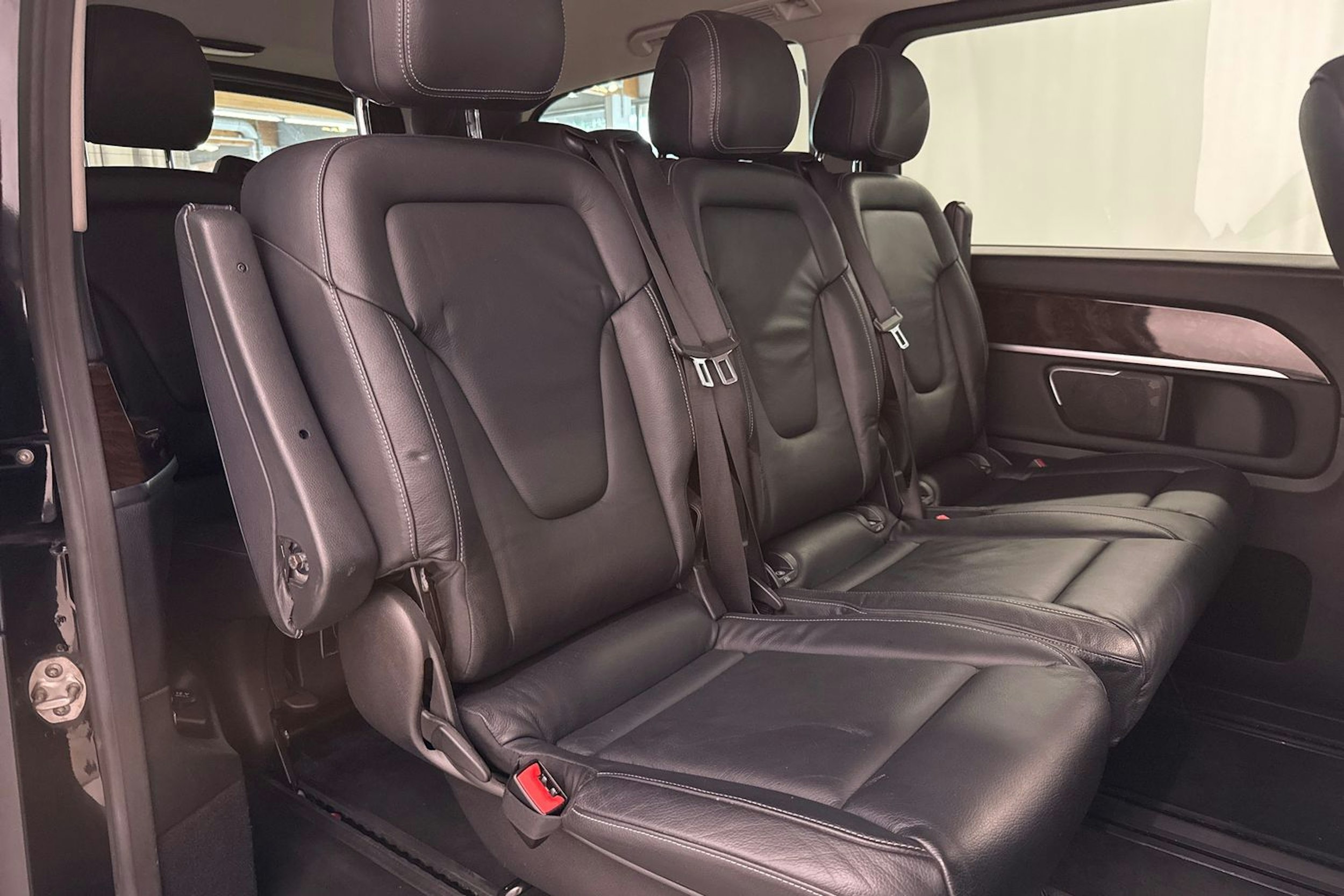 musta Mercedes-Benz V 2015 kuva 28.
