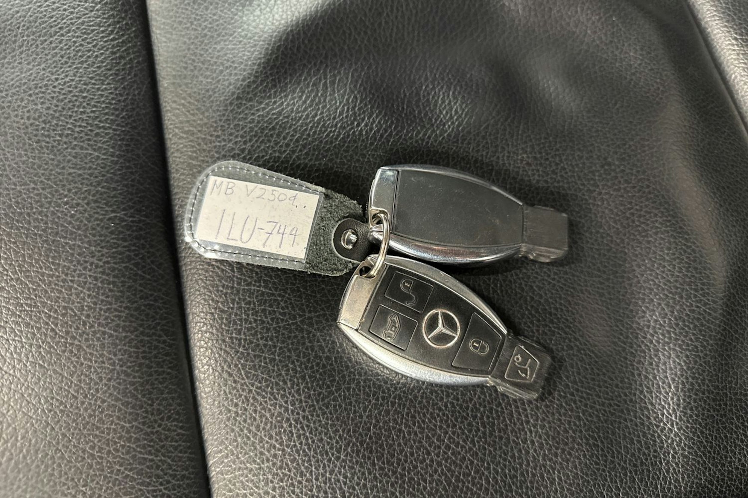 musta Mercedes-Benz V 2015 kuva 34.