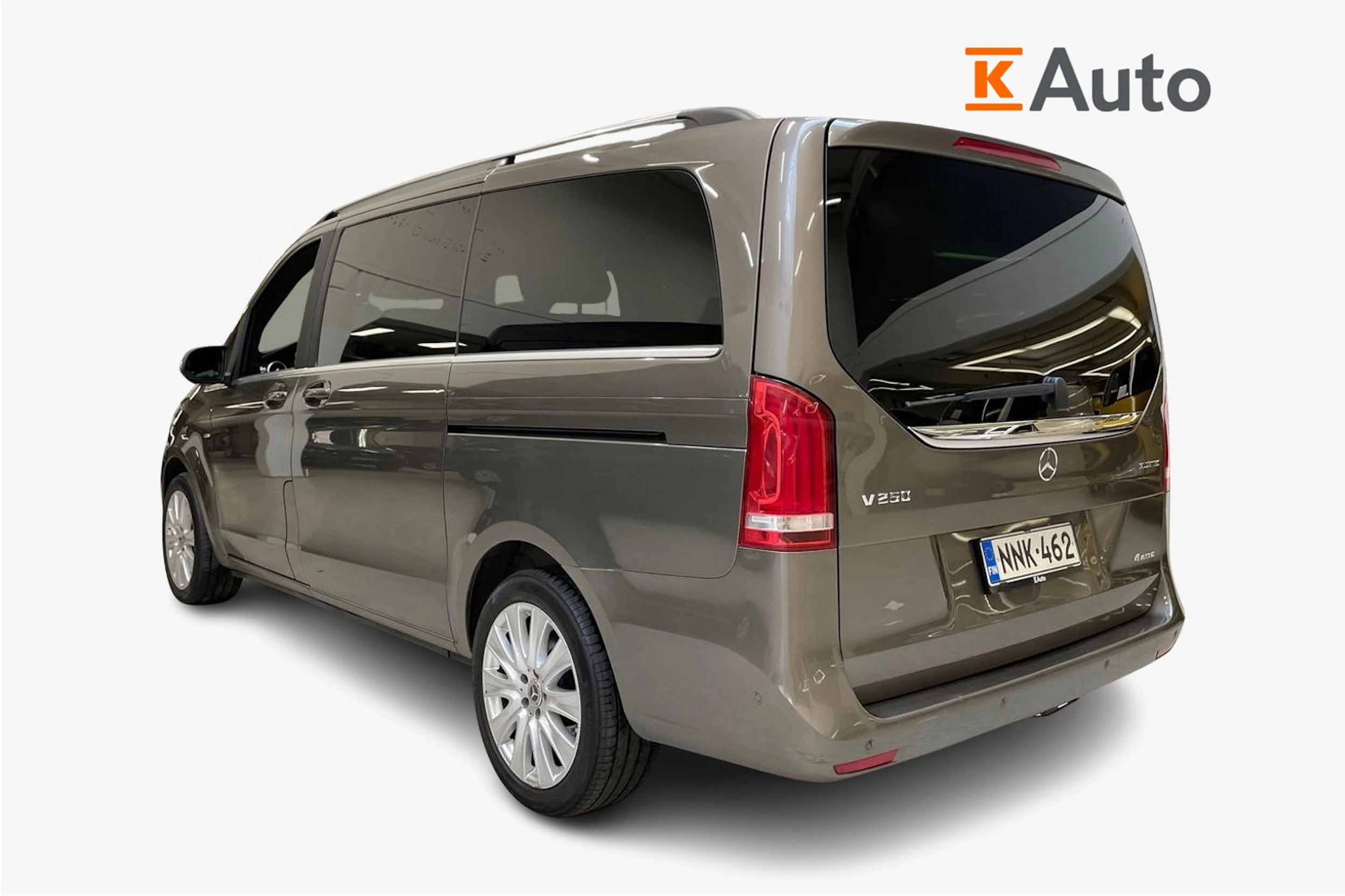 ruskea (beige) Mercedes-Benz V 2015 kuva 2.
