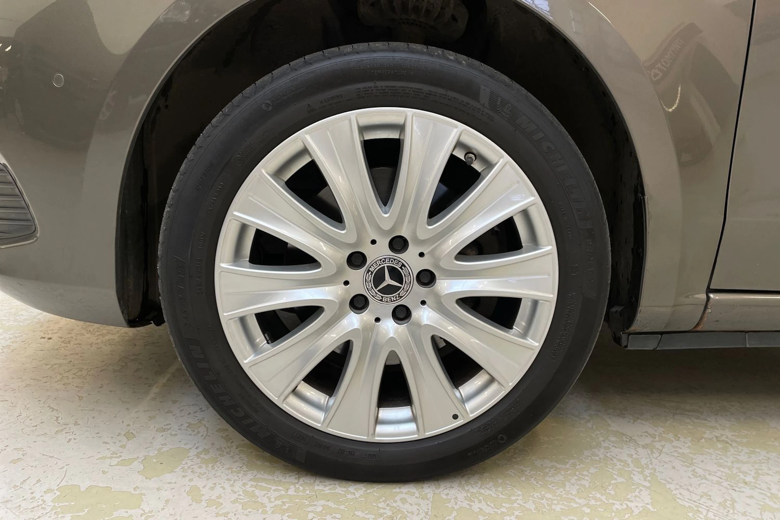 ruskea (beige) Mercedes-Benz V 2015 kuva 10.
