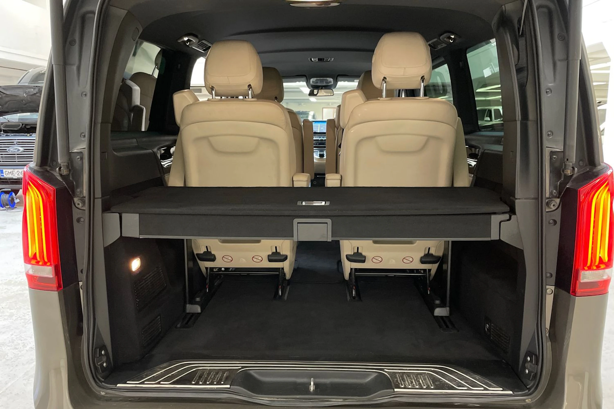 ruskea (beige) Mercedes-Benz V 2015 kuva 12.