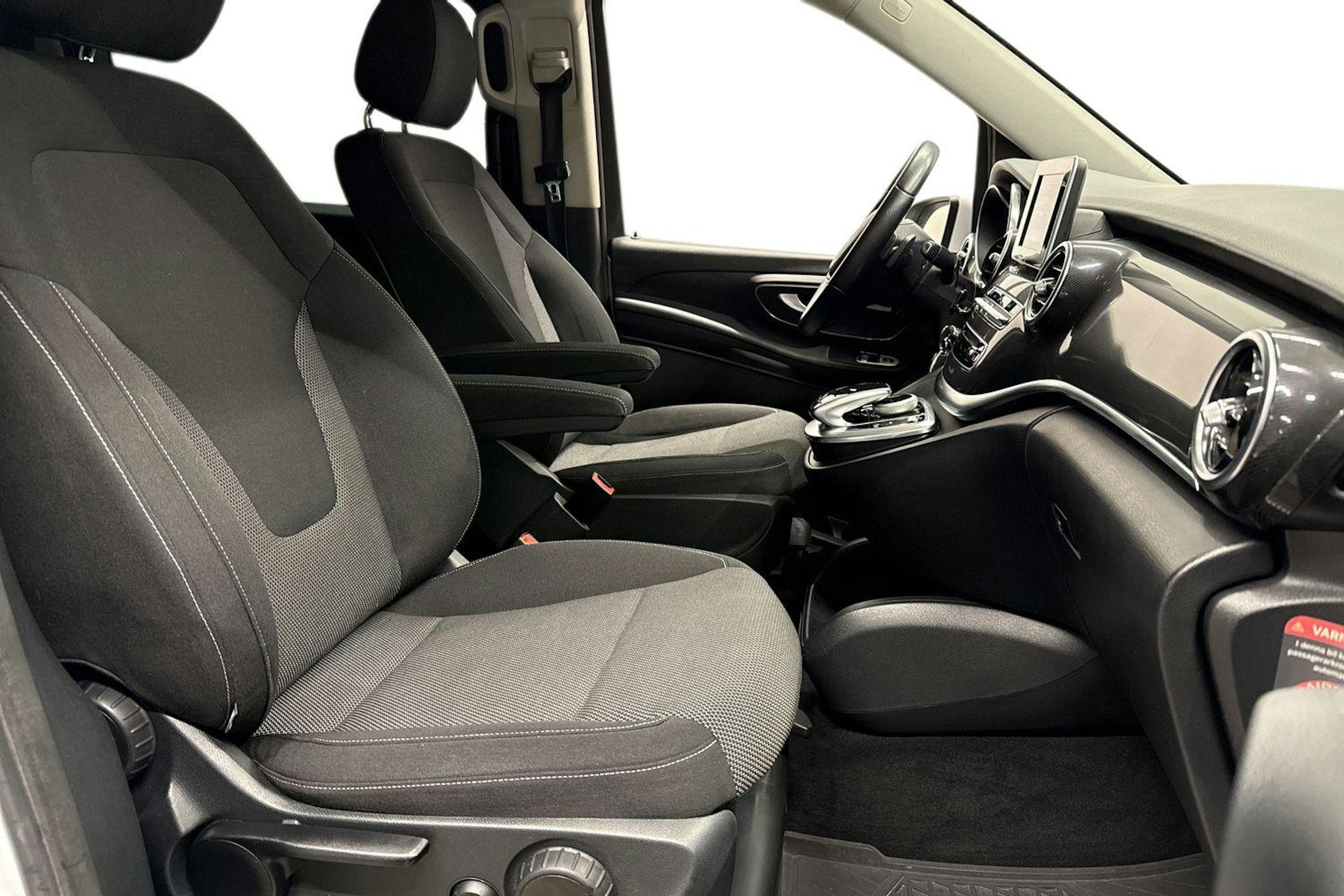 Valkoinen Mercedes-Benz V 2015 kuva 11.