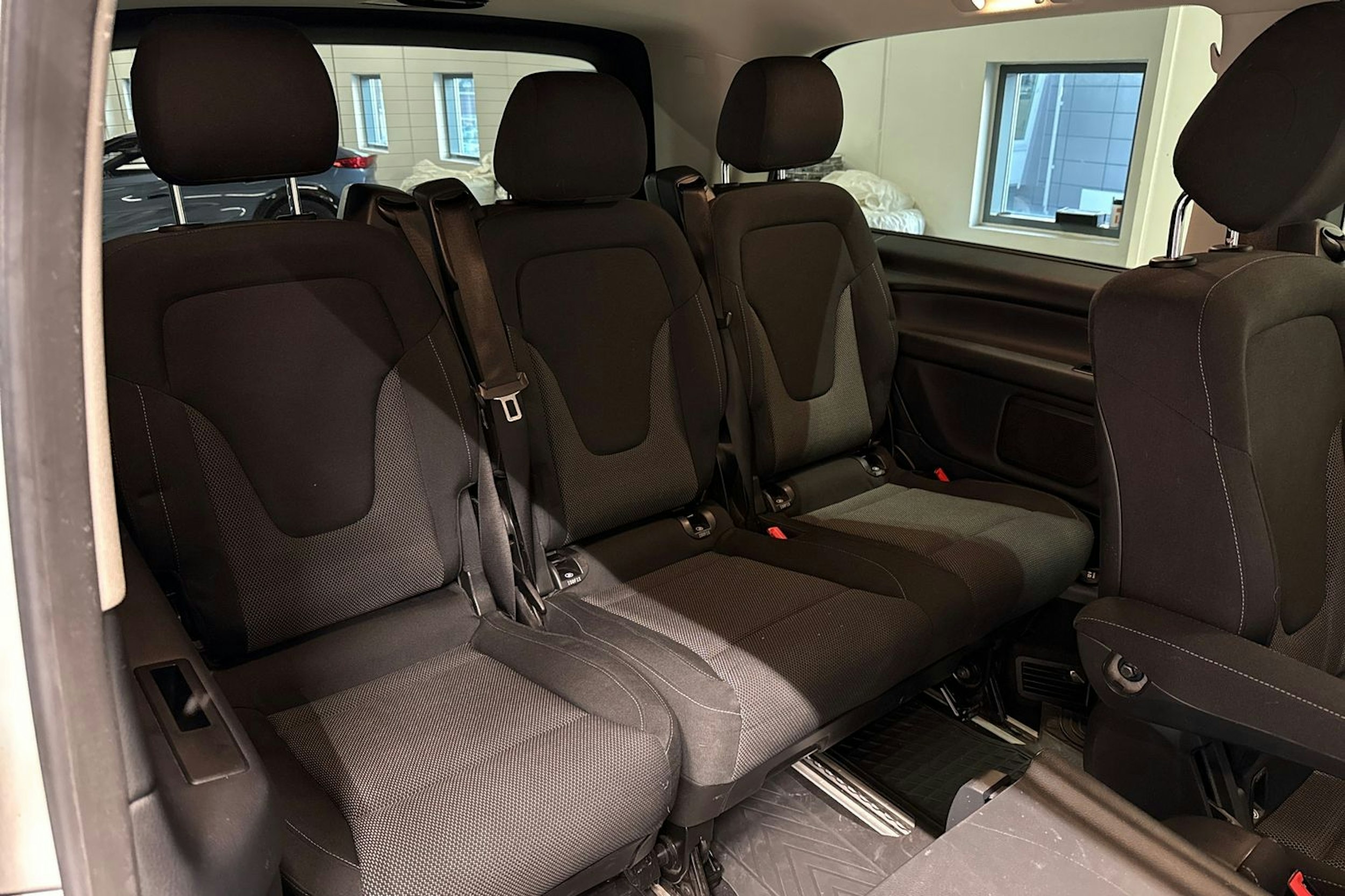 Valkoinen Mercedes-Benz V 2015 kuva 17.