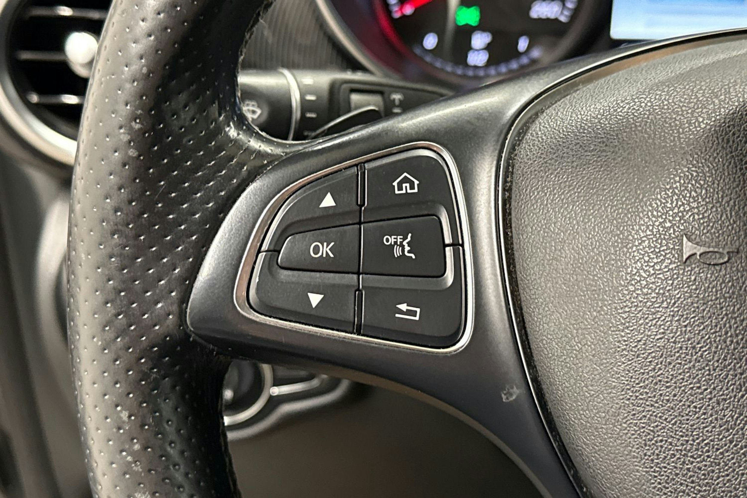 Valkoinen Mercedes-Benz V 2015 kuva 21.