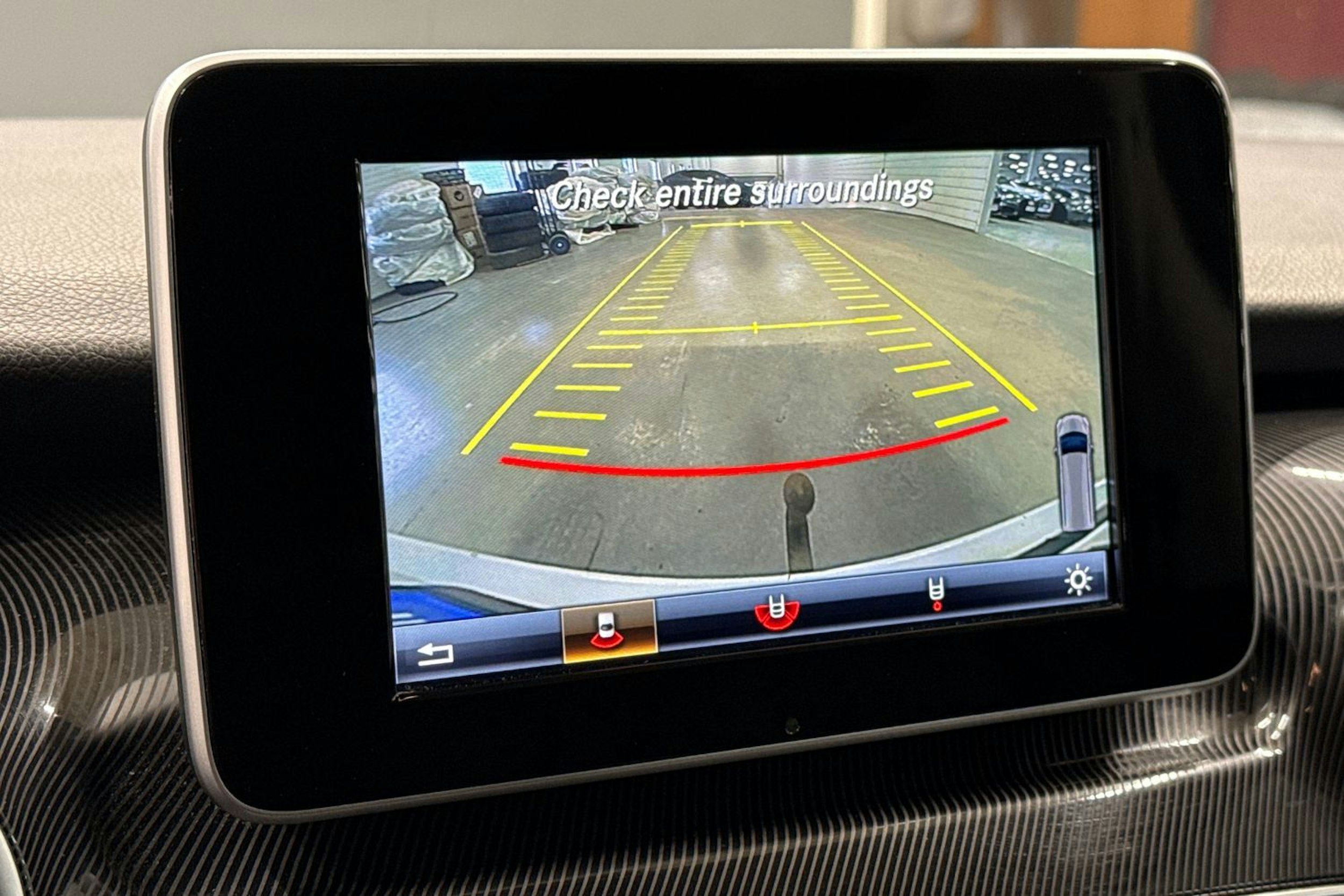 Valkoinen Mercedes-Benz V 2015 kuva 27.