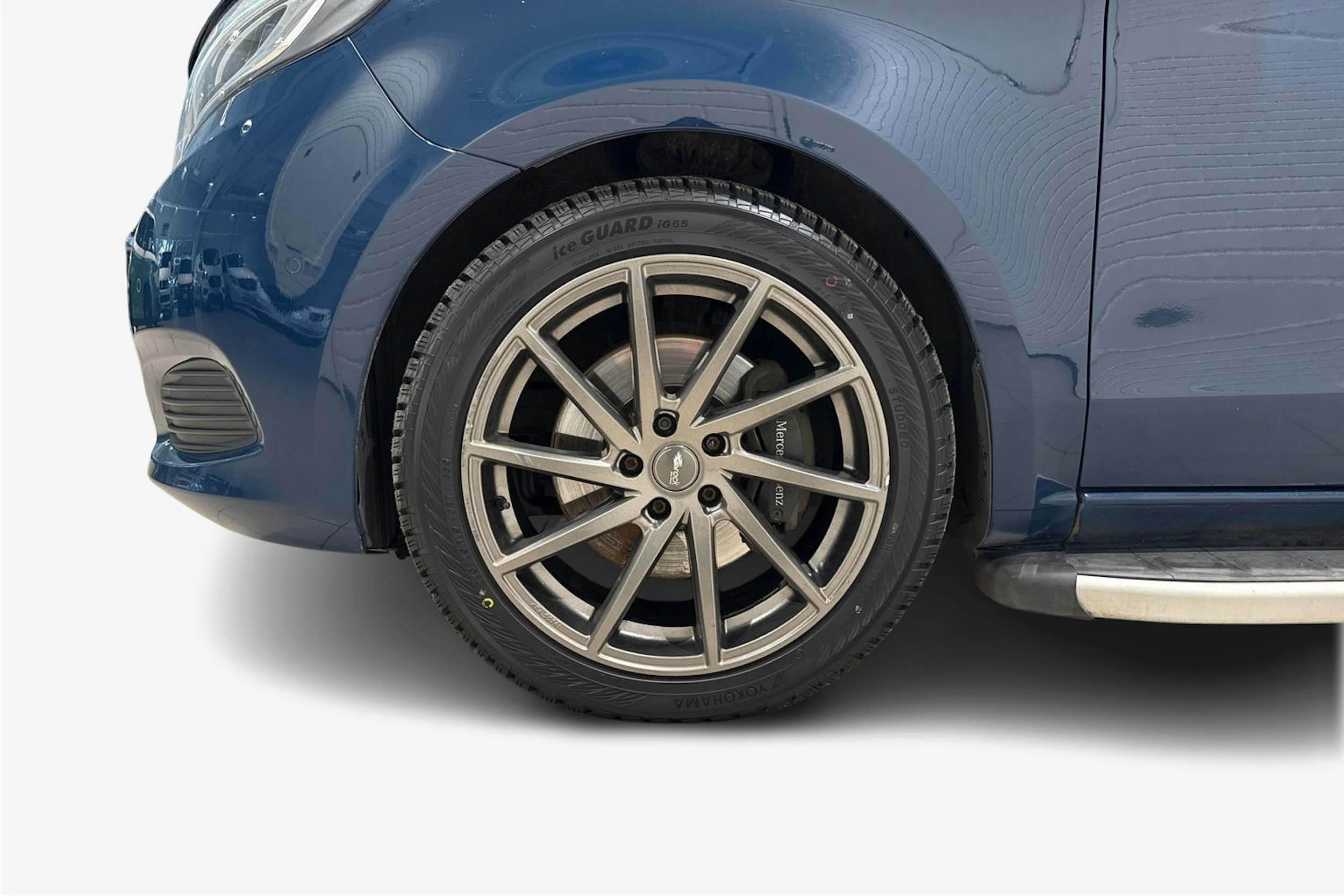 sininen Mercedes-Benz V 2015 kuva 12.