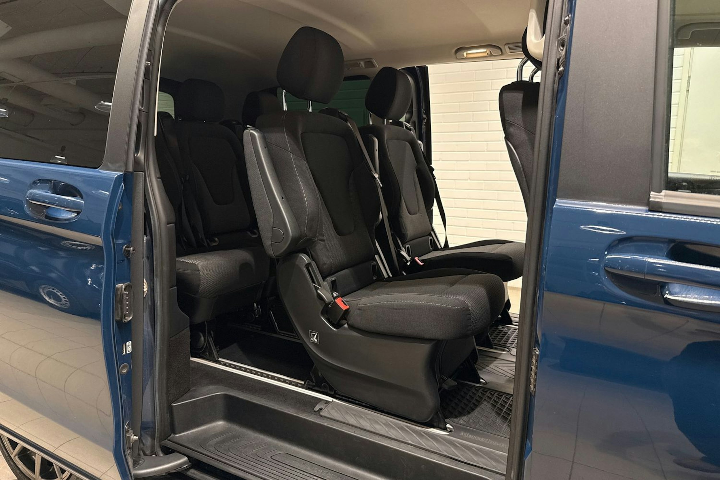 sininen Mercedes-Benz V 2015 kuva 13.