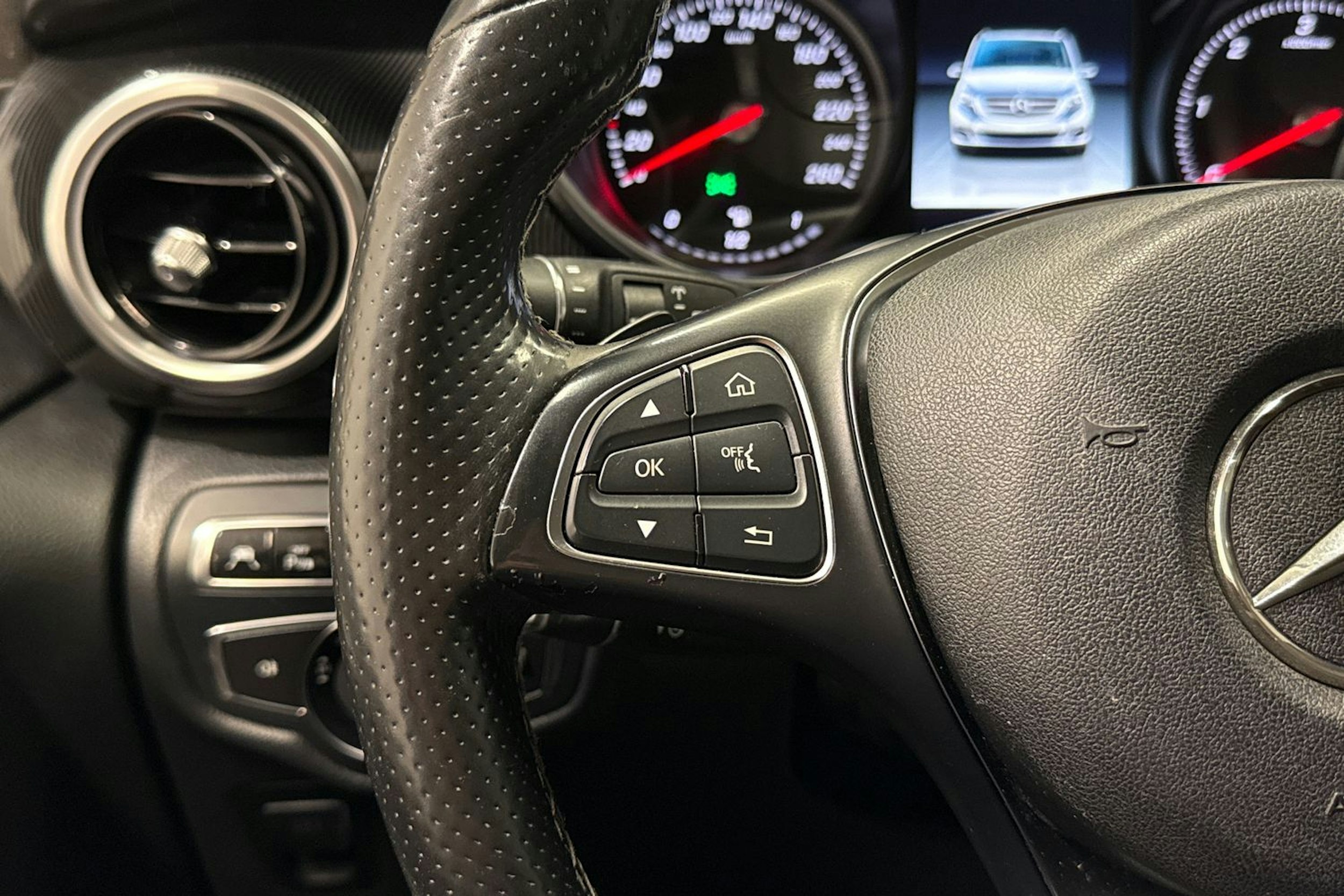 sininen Mercedes-Benz V 2015 kuva 19.