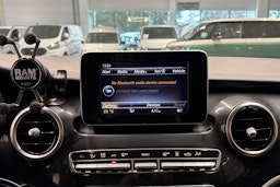 sininen Mercedes-Benz V 2015 kuva 24.