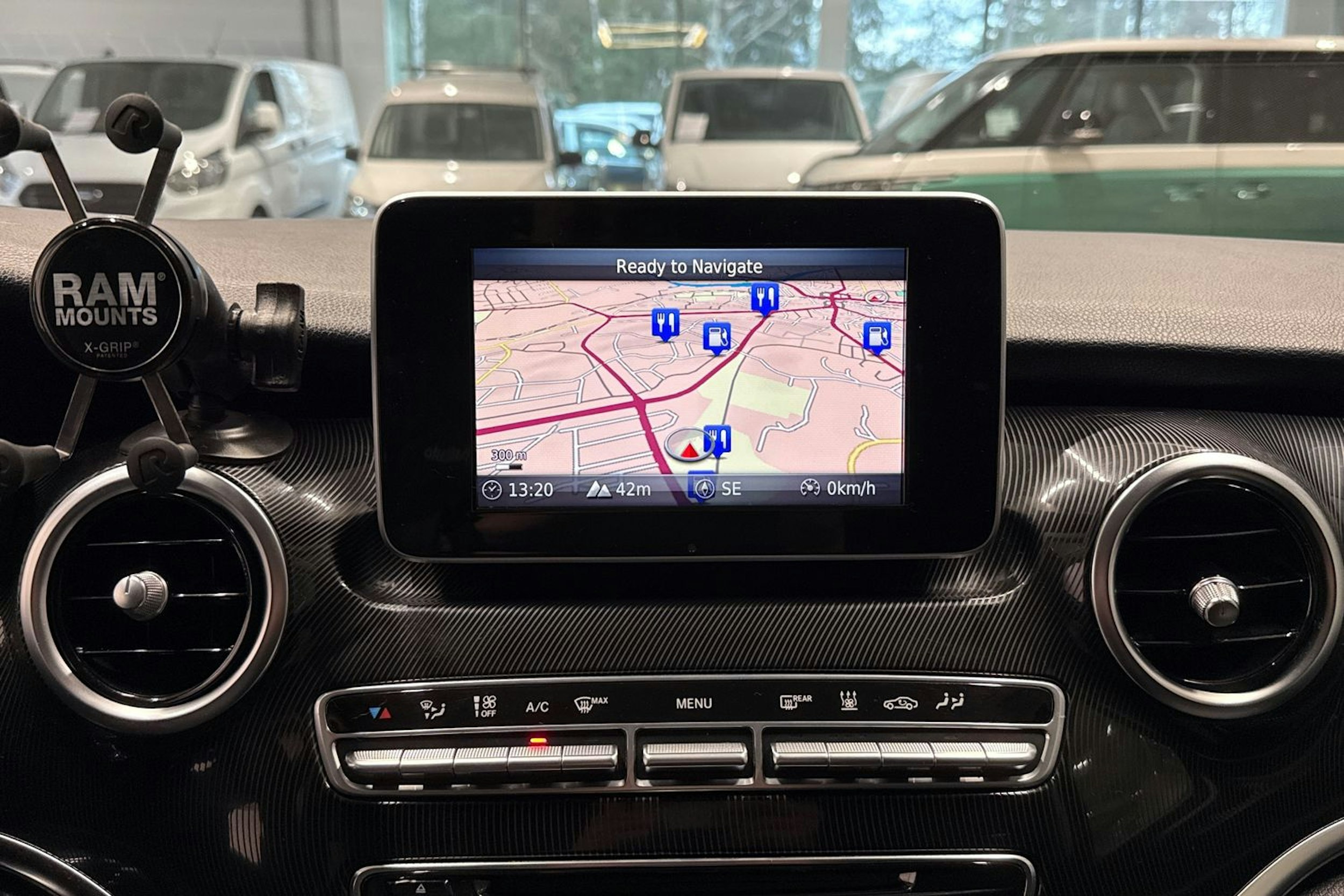 sininen Mercedes-Benz V 2015 kuva 25.