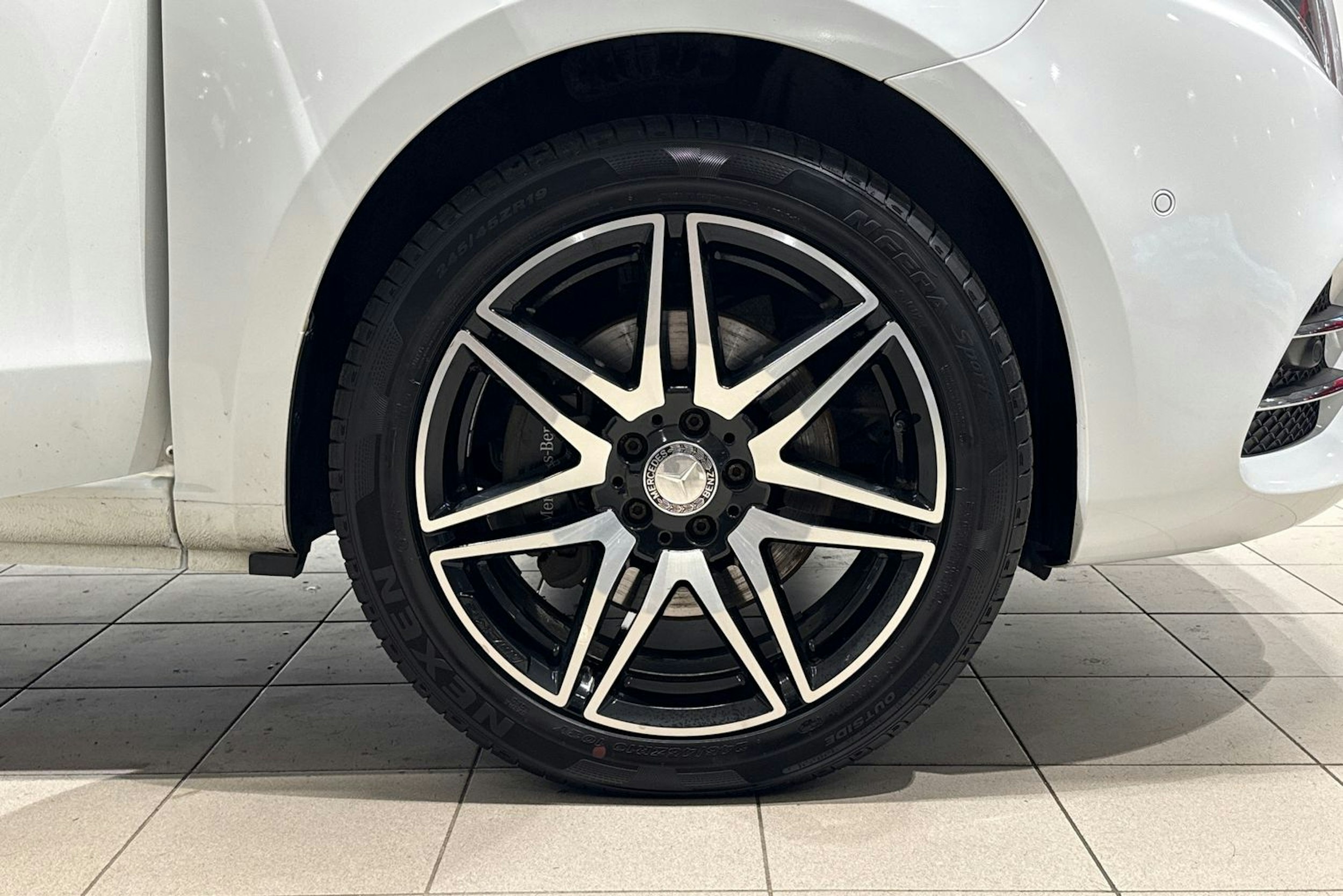 valkoinen Mercedes-Benz V 2016 kuva 11.