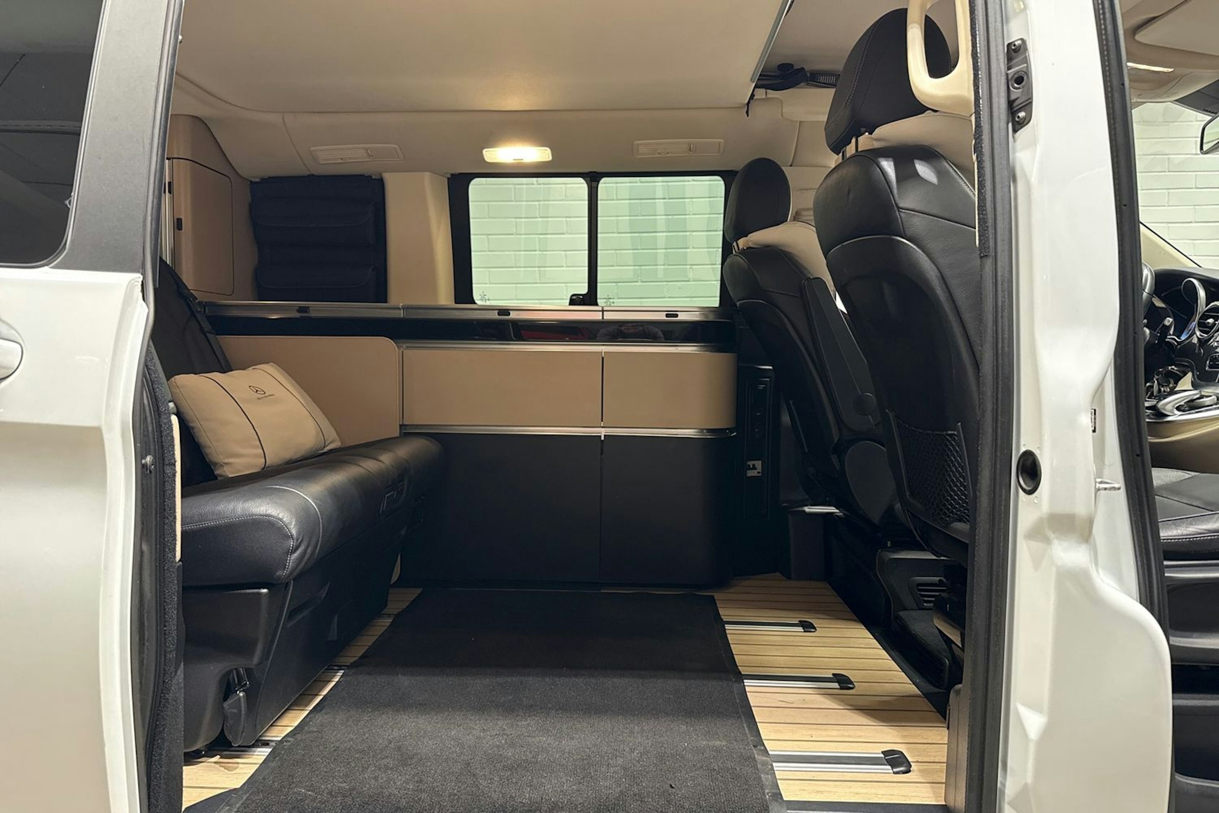 valkoinen Mercedes-Benz V 2016 kuva 13.