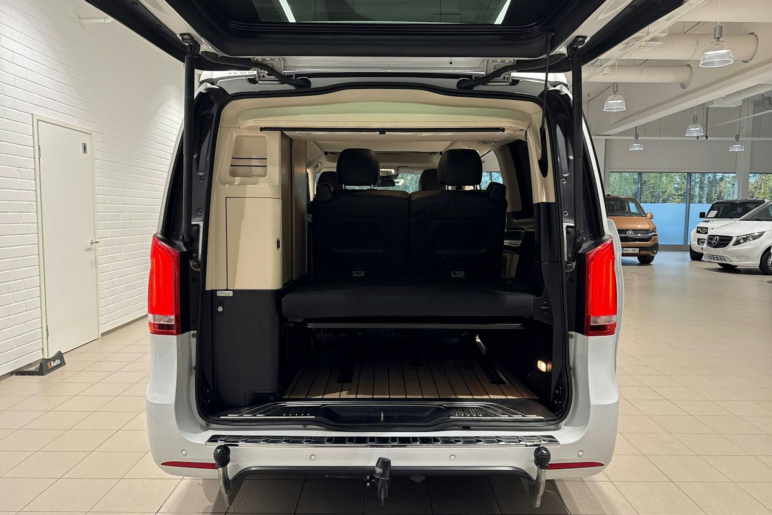 valkoinen Mercedes-Benz V 2016 kuva 14.