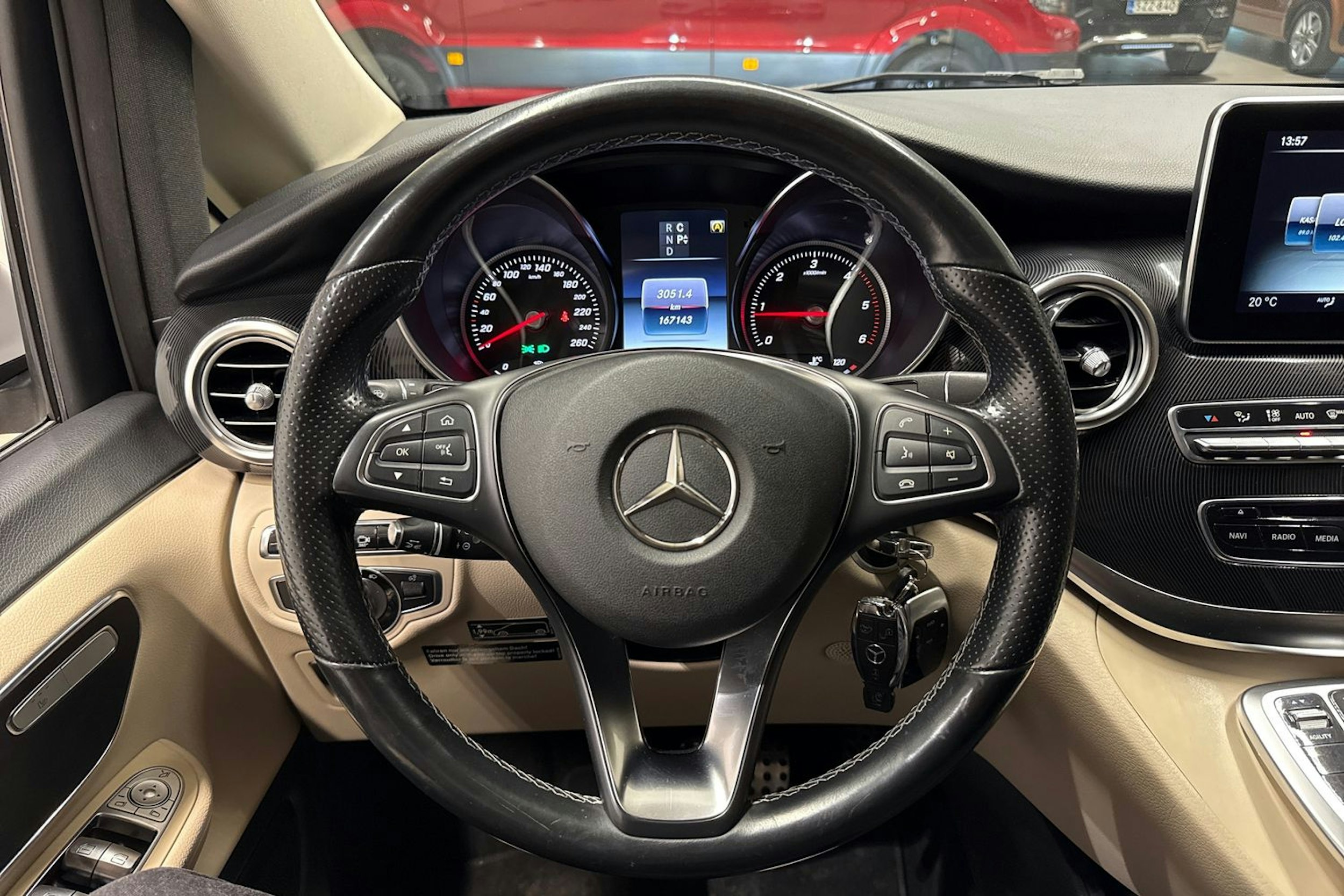 valkoinen Mercedes-Benz V 2016 kuva 21.