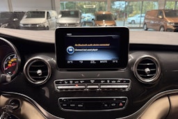 valkoinen Mercedes-Benz V 2016 kuva 29.