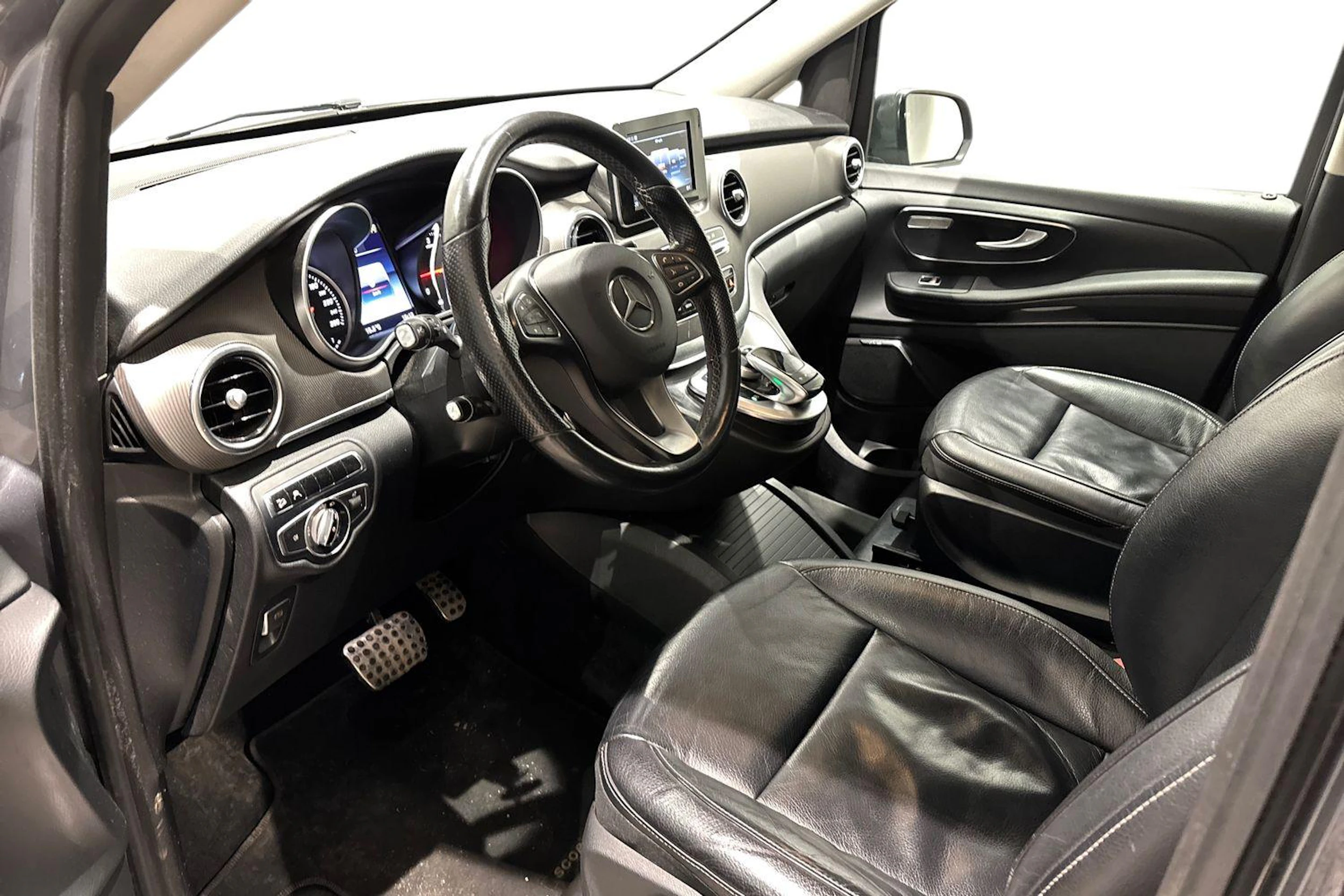 harmaa Mercedes-Benz V 2016 kuva 6.