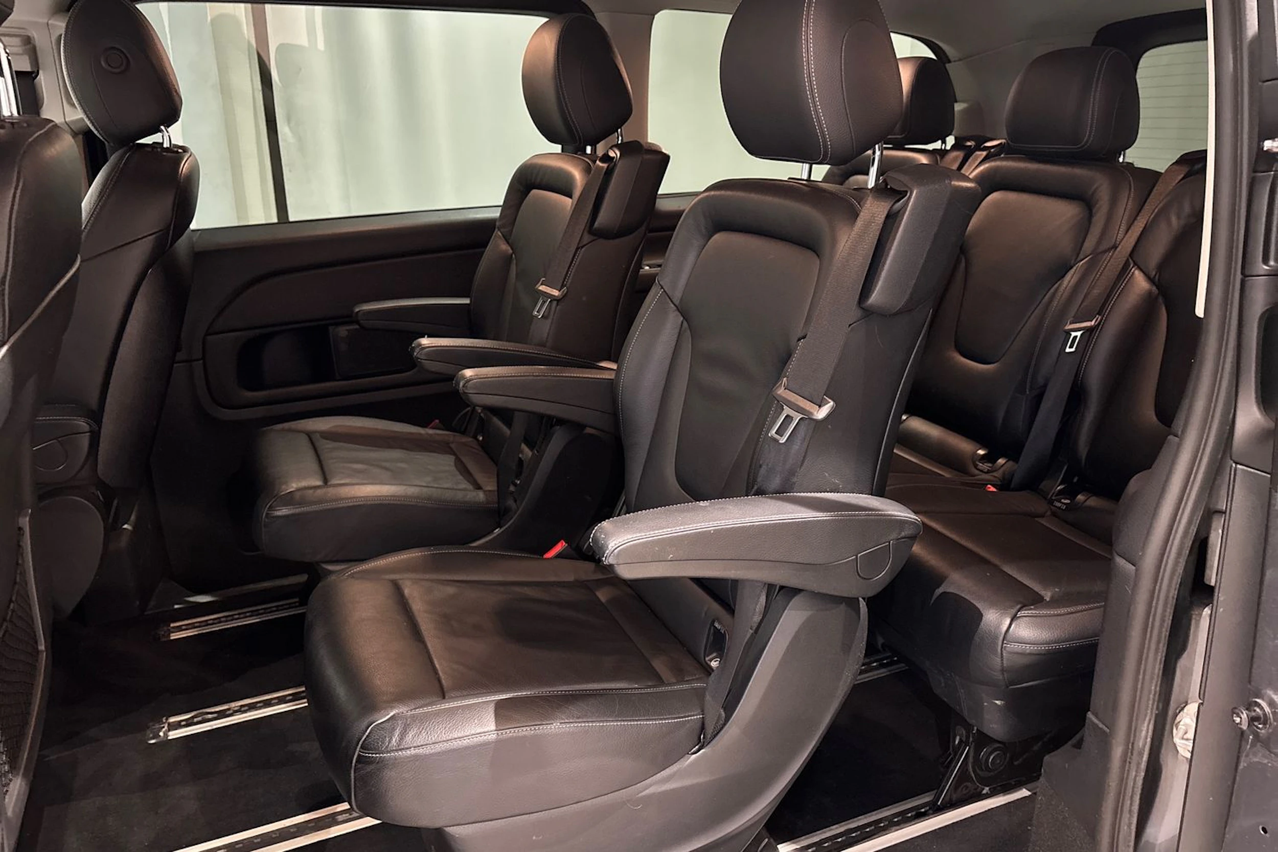 harmaa Mercedes-Benz V 2016 kuva 11.