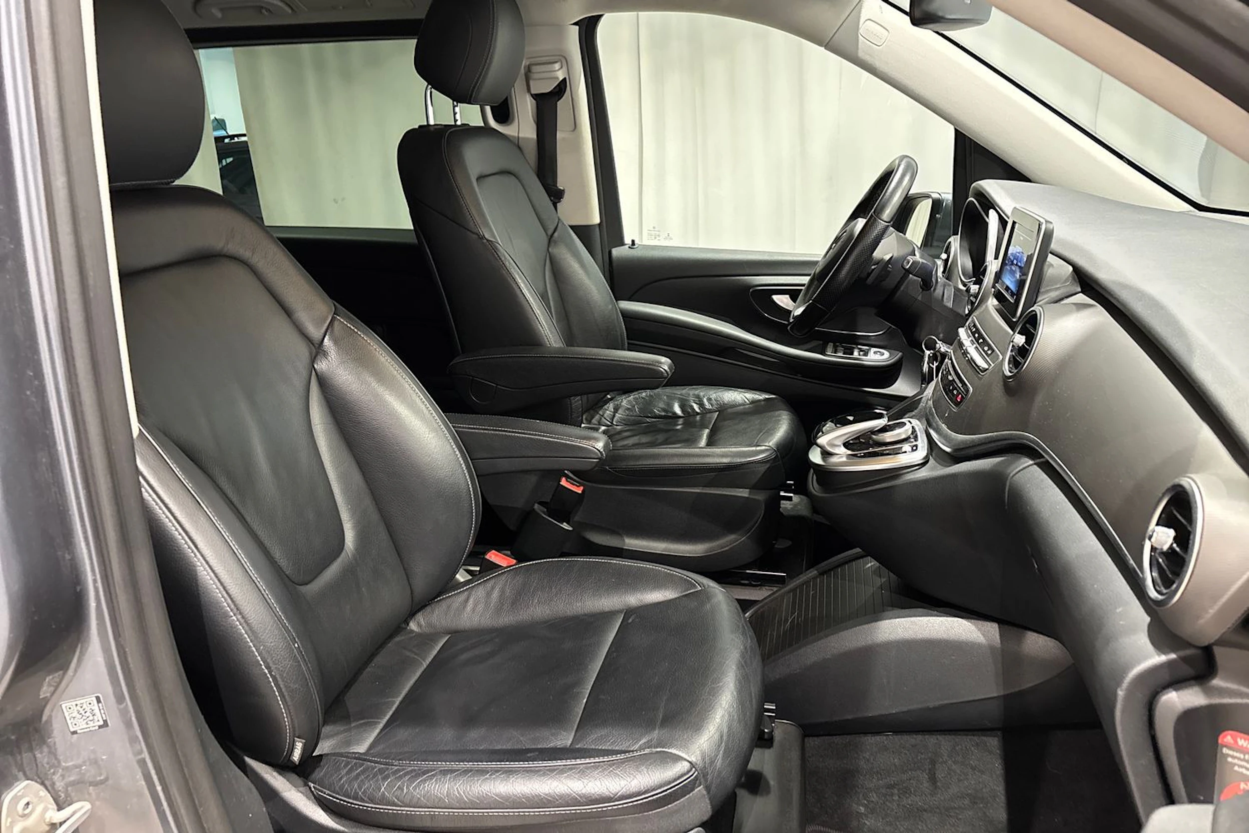 harmaa Mercedes-Benz V 2016 kuva 16.