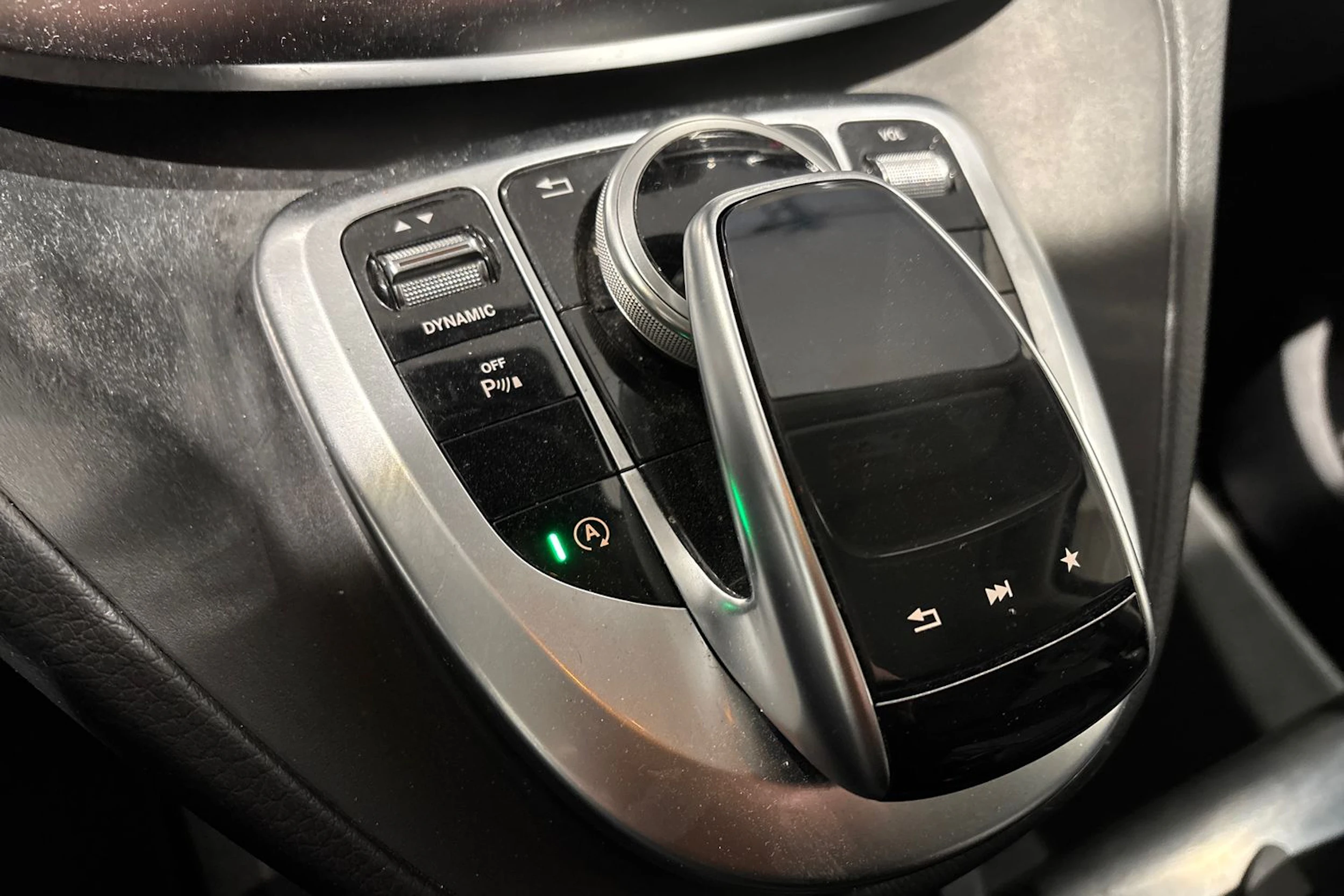 harmaa Mercedes-Benz V 2016 kuva 27.