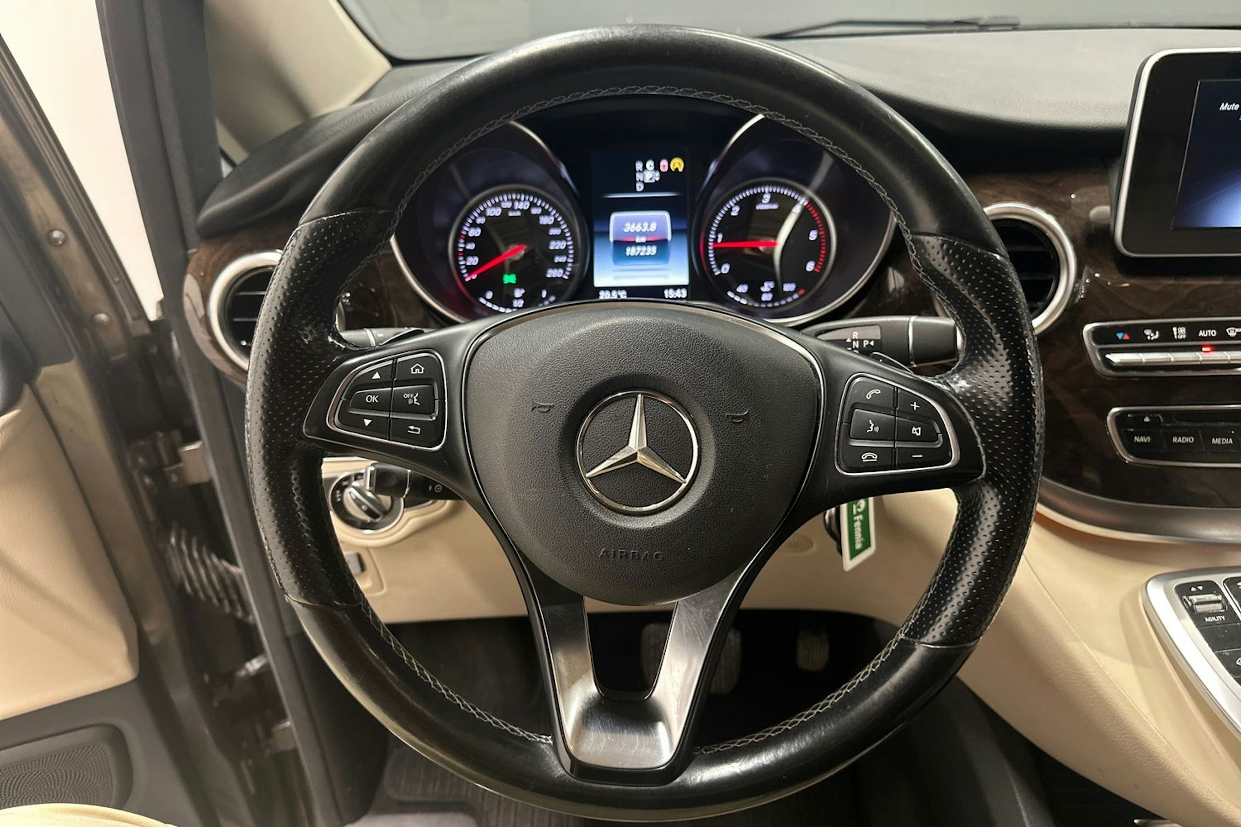 met. harmaa Mercedes-Benz V 2016 kuva 19.